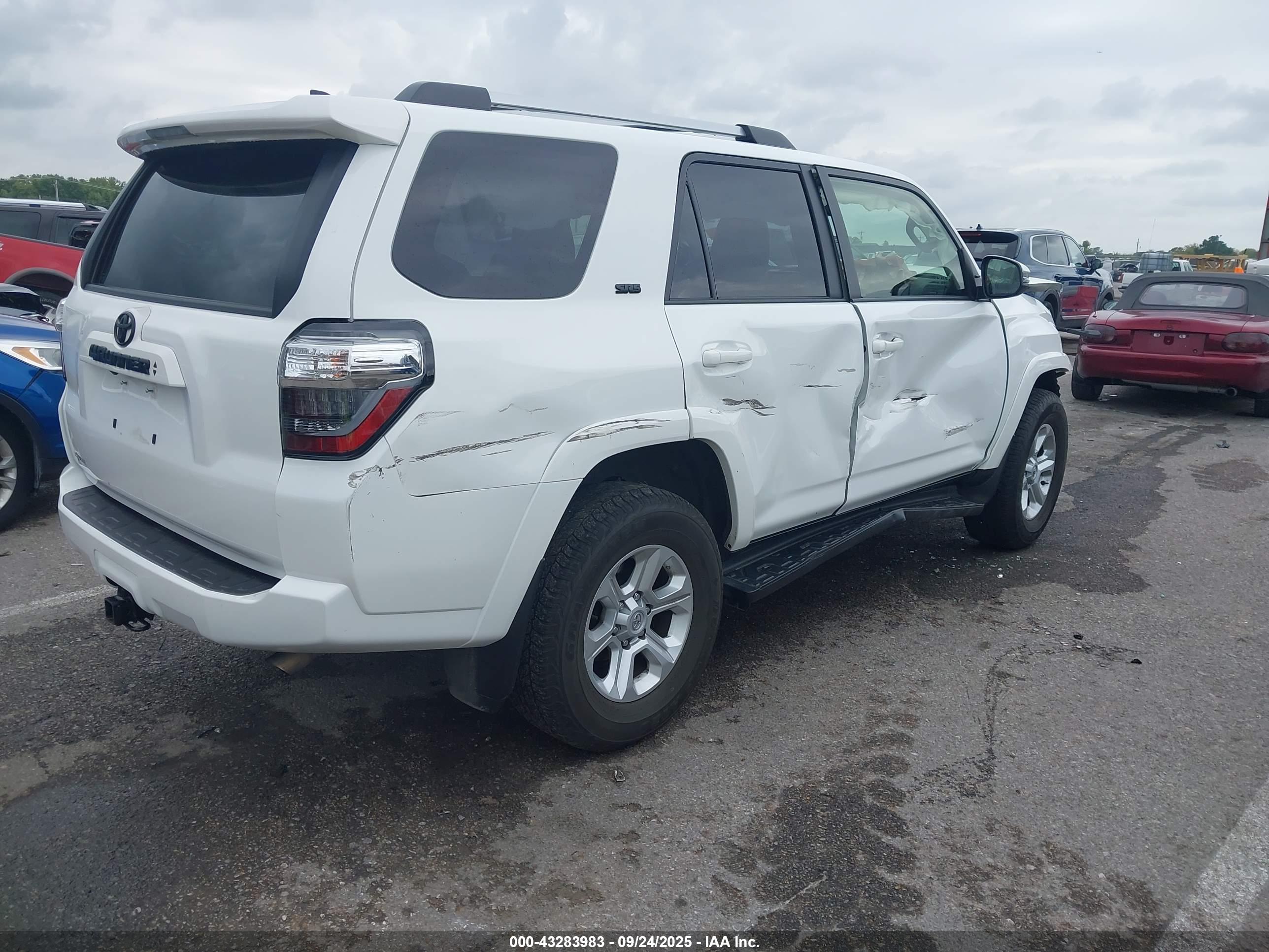 TOYOTA 4RUNNER image 4