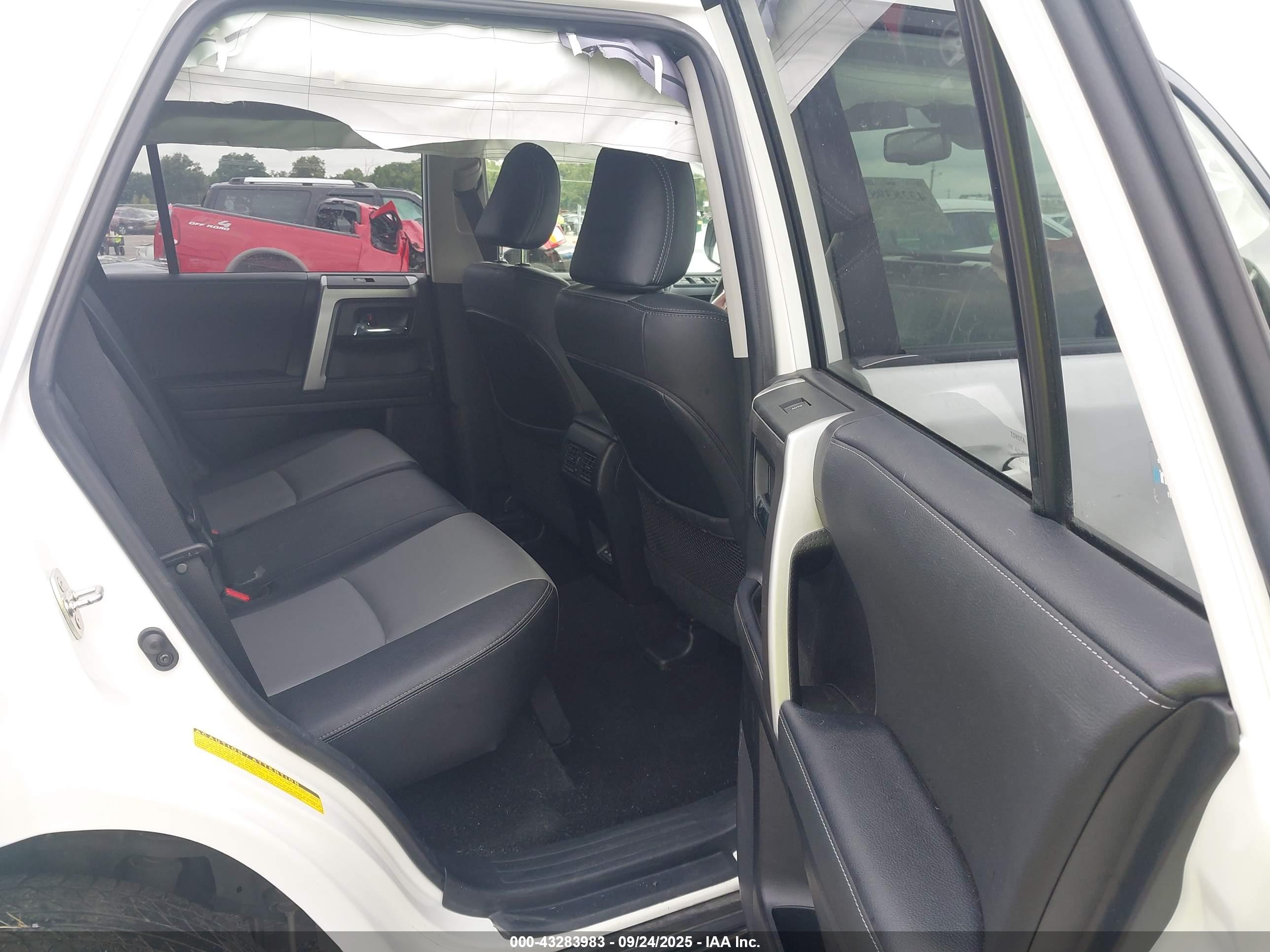 TOYOTA 4RUNNER image 8