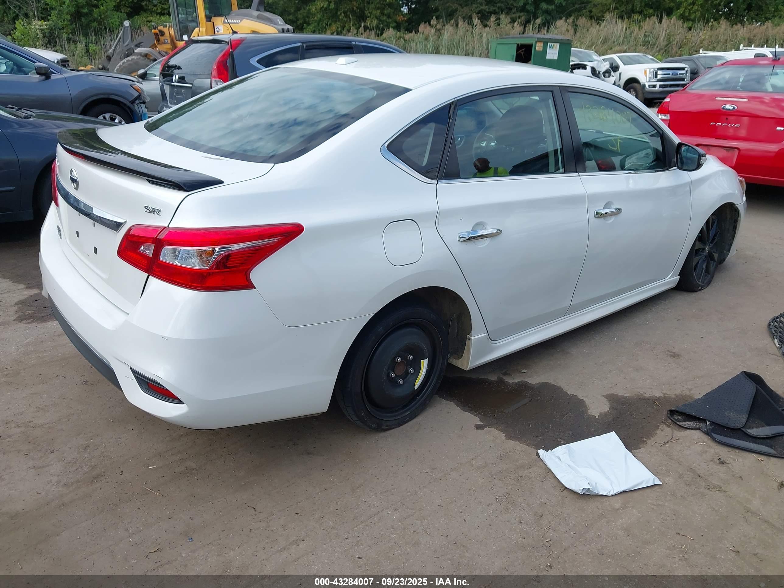 NISSAN SENTRA image 4