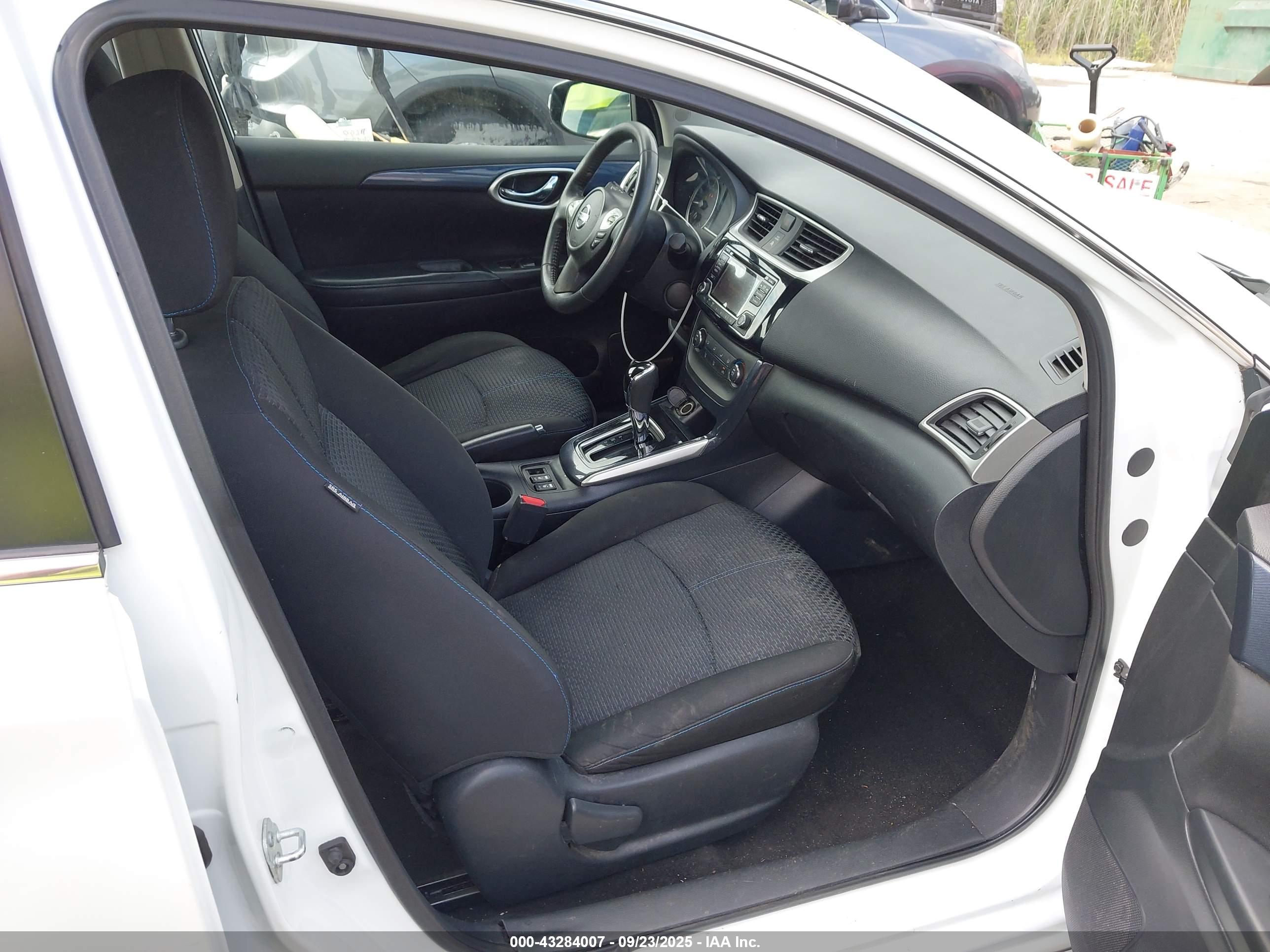 NISSAN SENTRA image 5