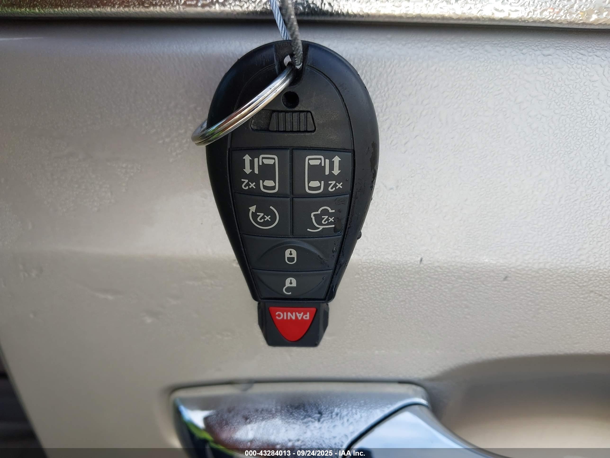 CHRYSLER TOWN image 11