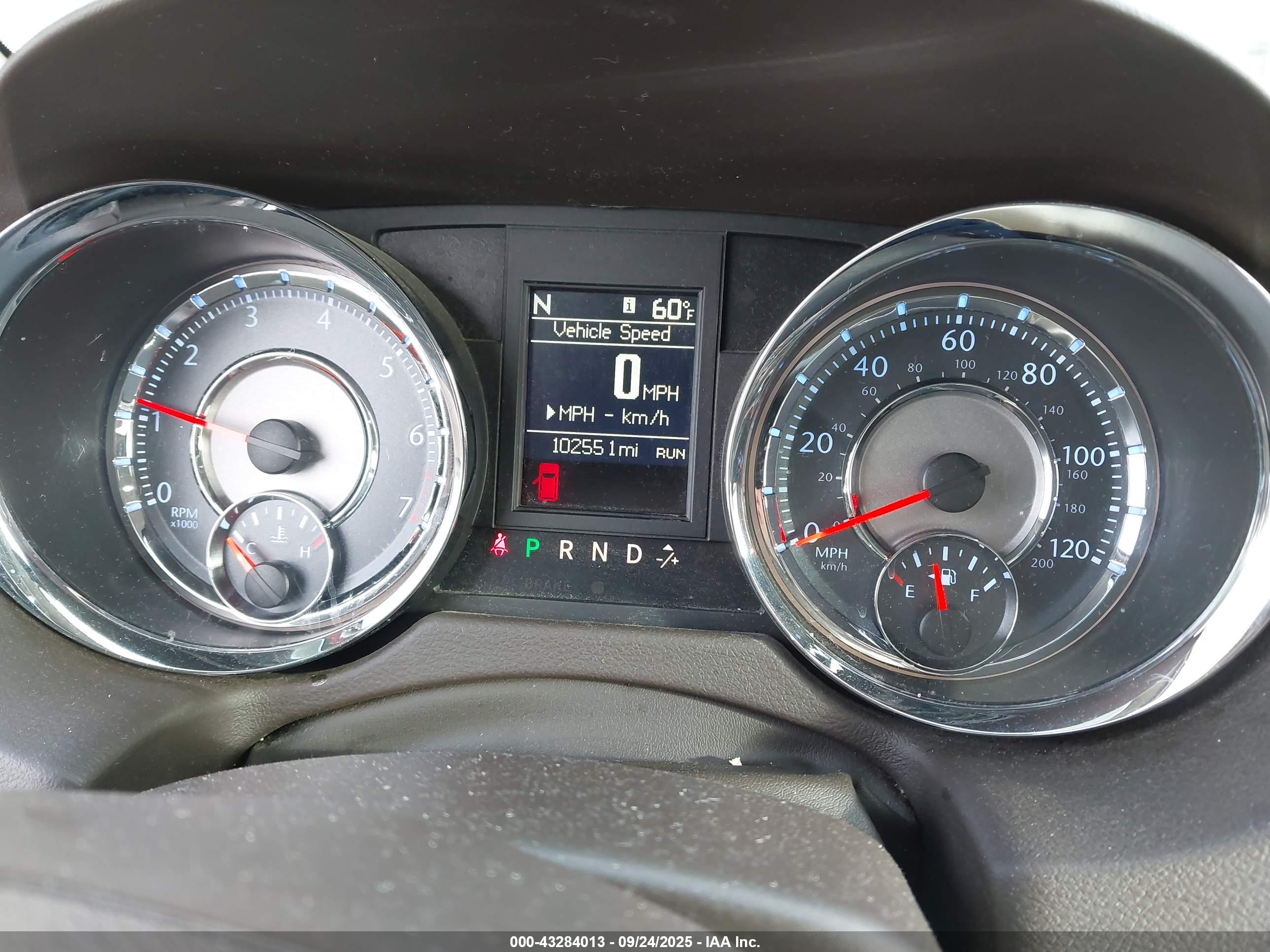 CHRYSLER TOWN image 7