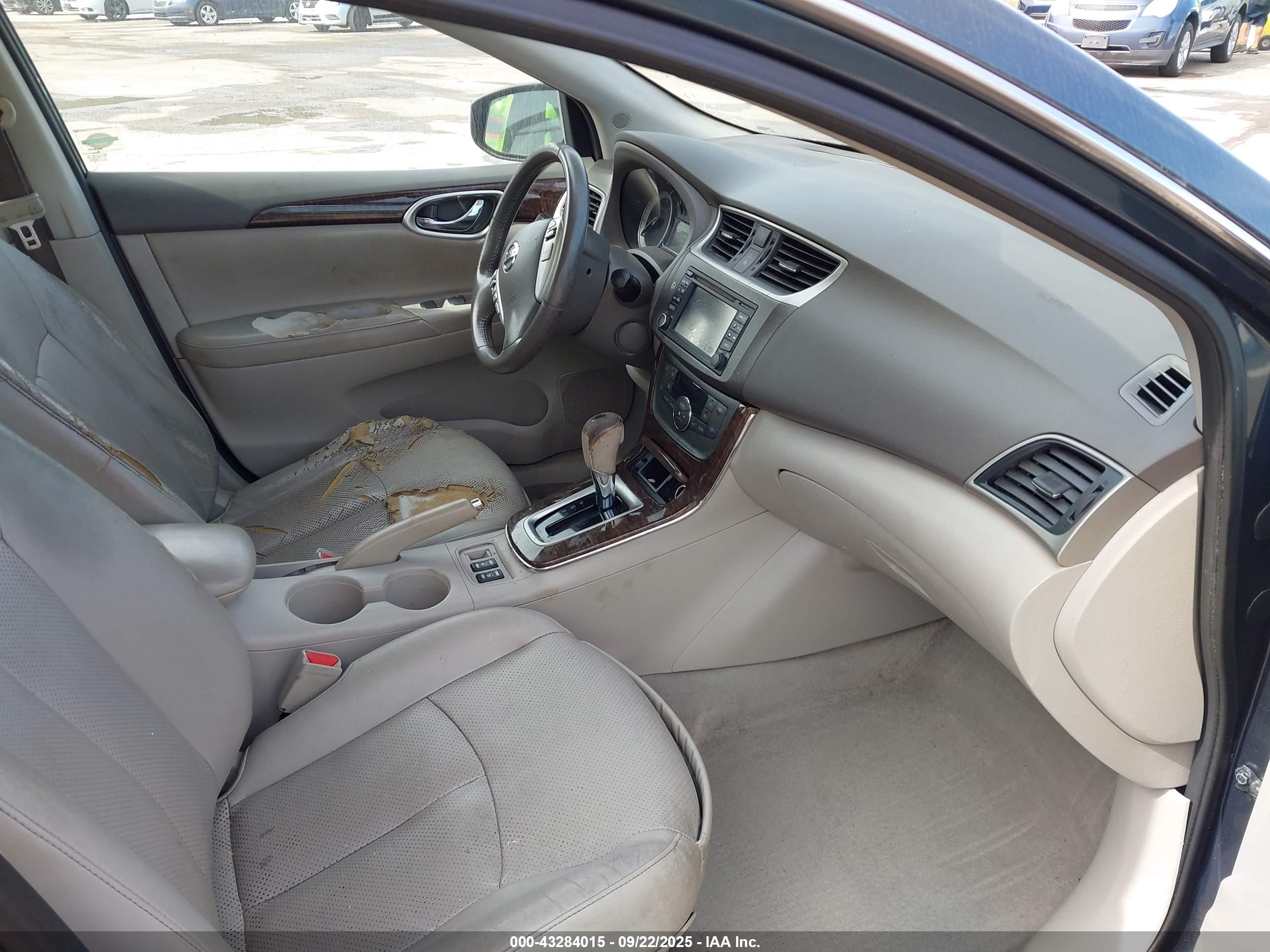 NISSAN SENTRA image 5