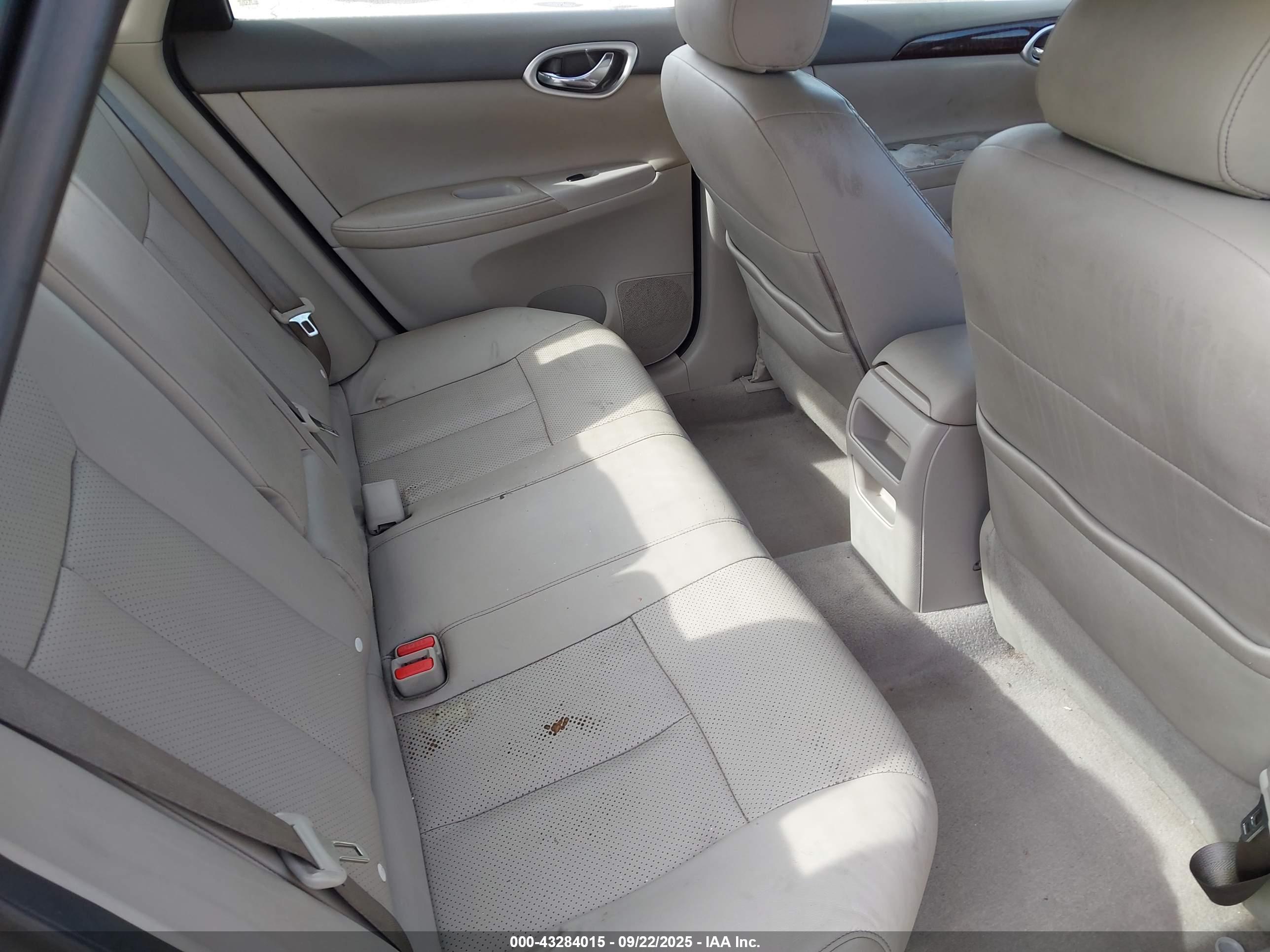 NISSAN SENTRA image 8