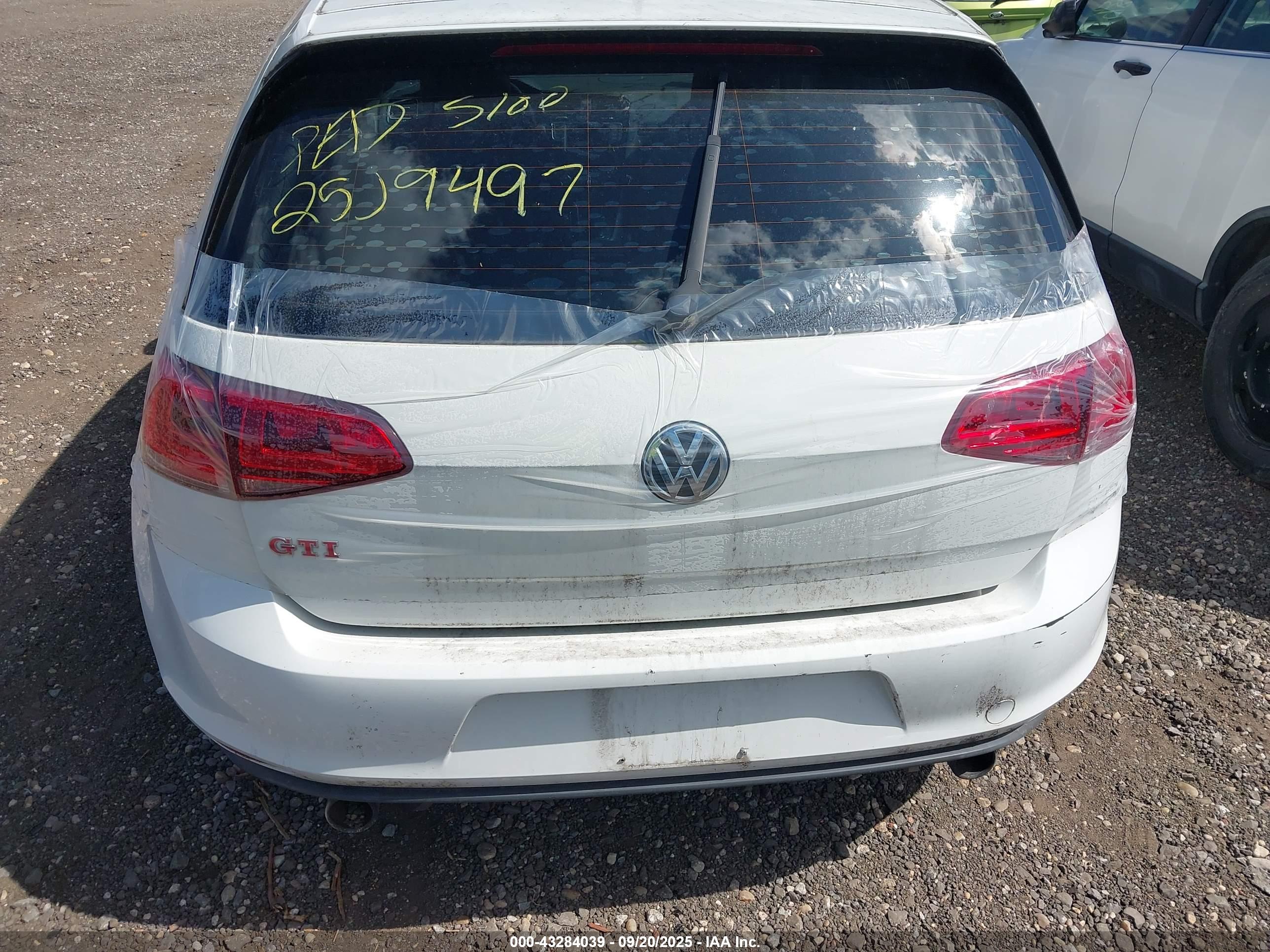 VOLKSWAGEN GOLF image 6