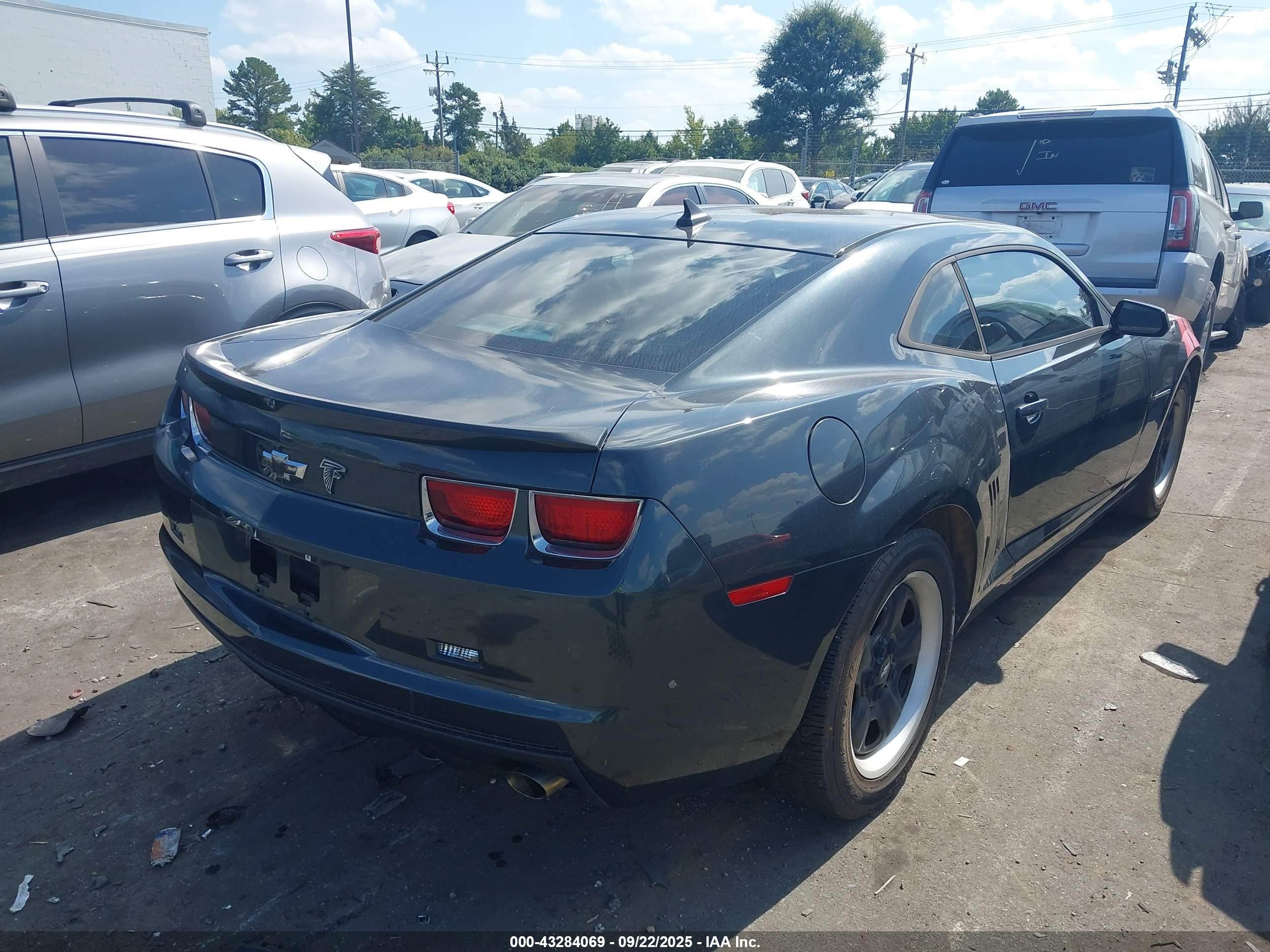 CHEVROLET CAMARO image 4