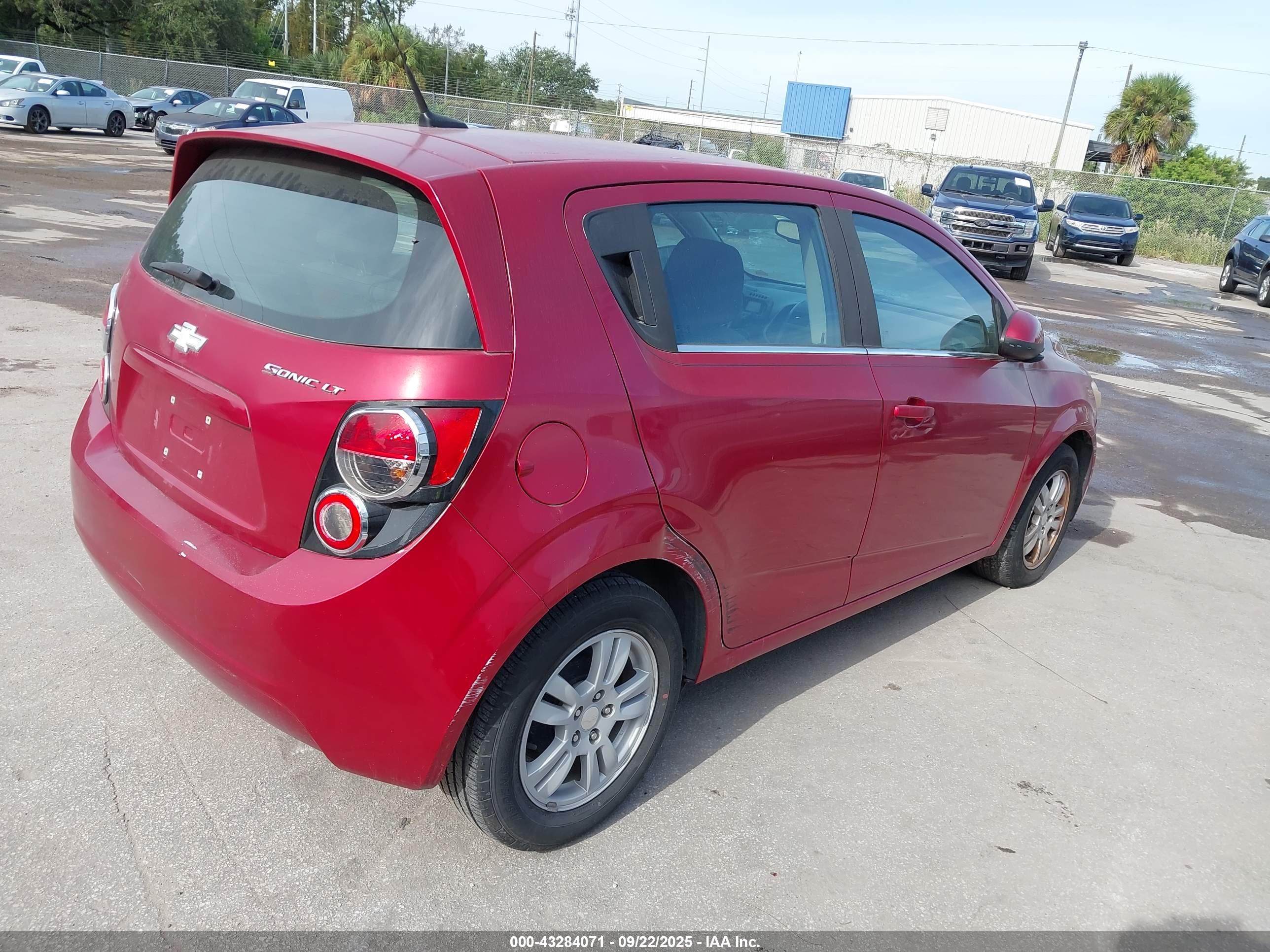 CHEVROLET SONIC image 4