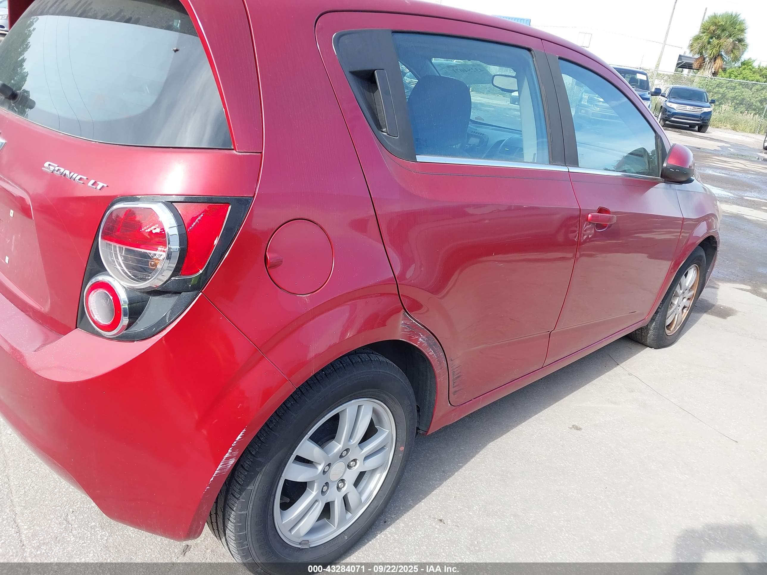 CHEVROLET SONIC image 6