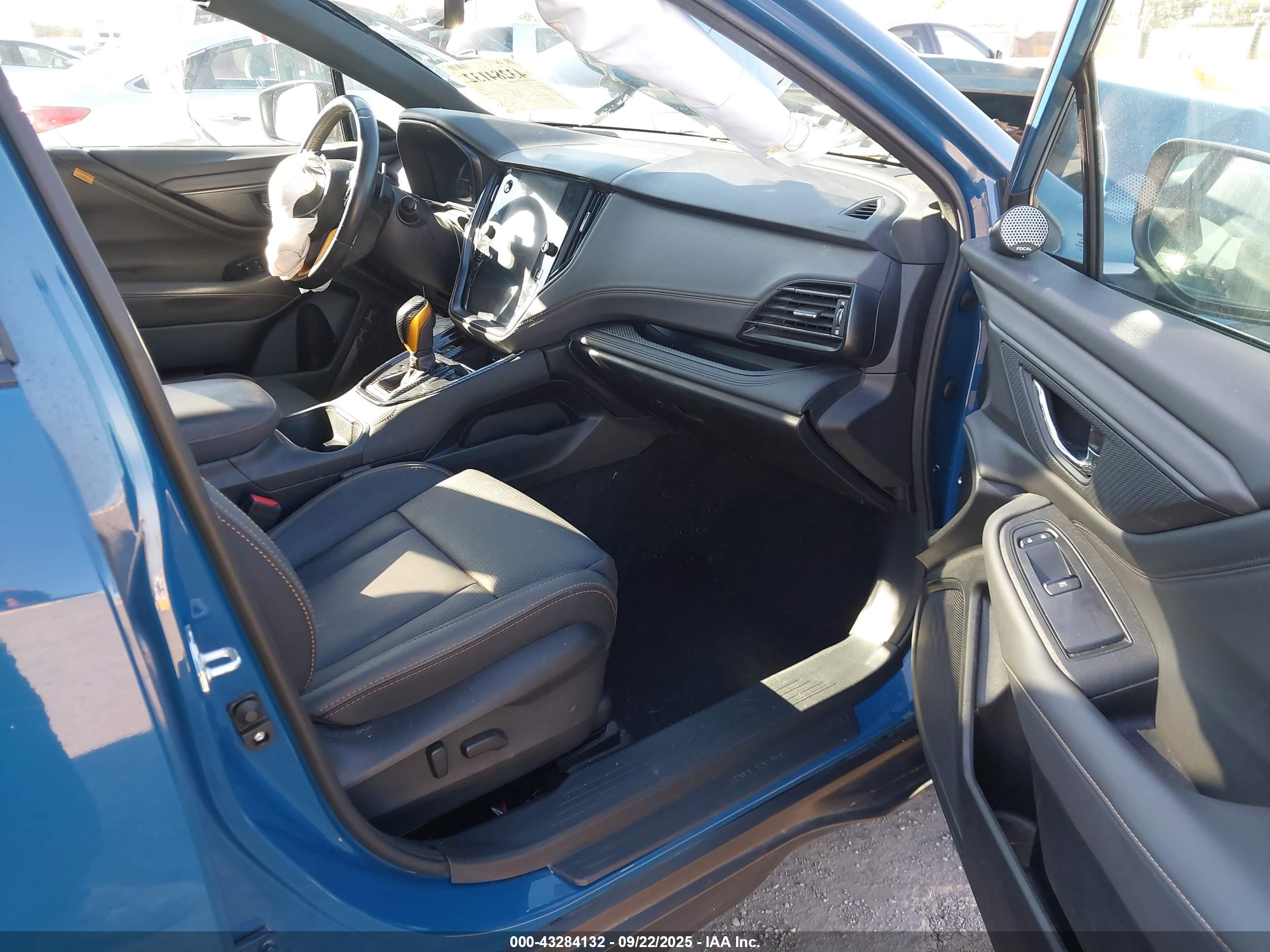 SUBARU OUTBACK image 5
