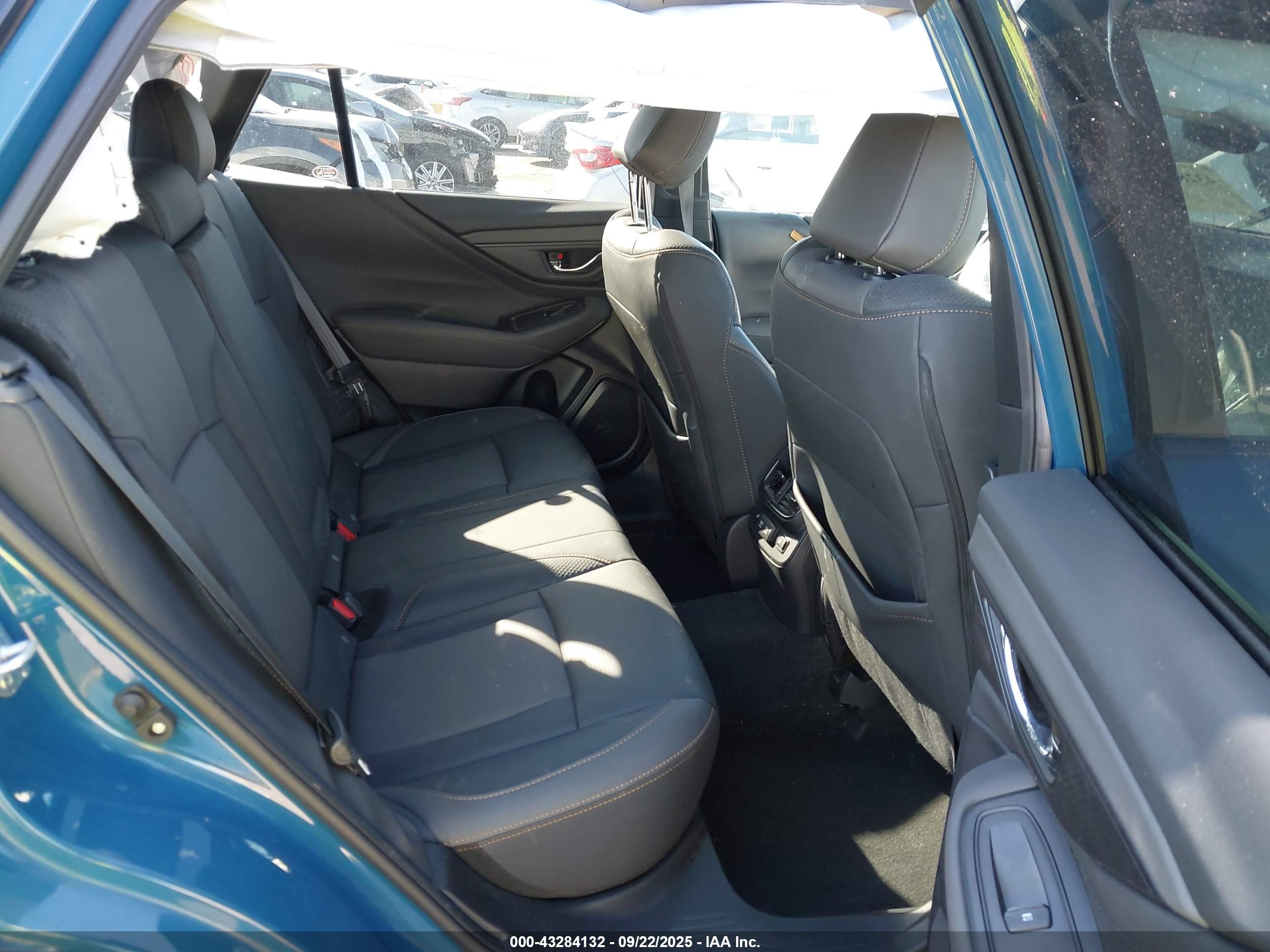 SUBARU OUTBACK image 8