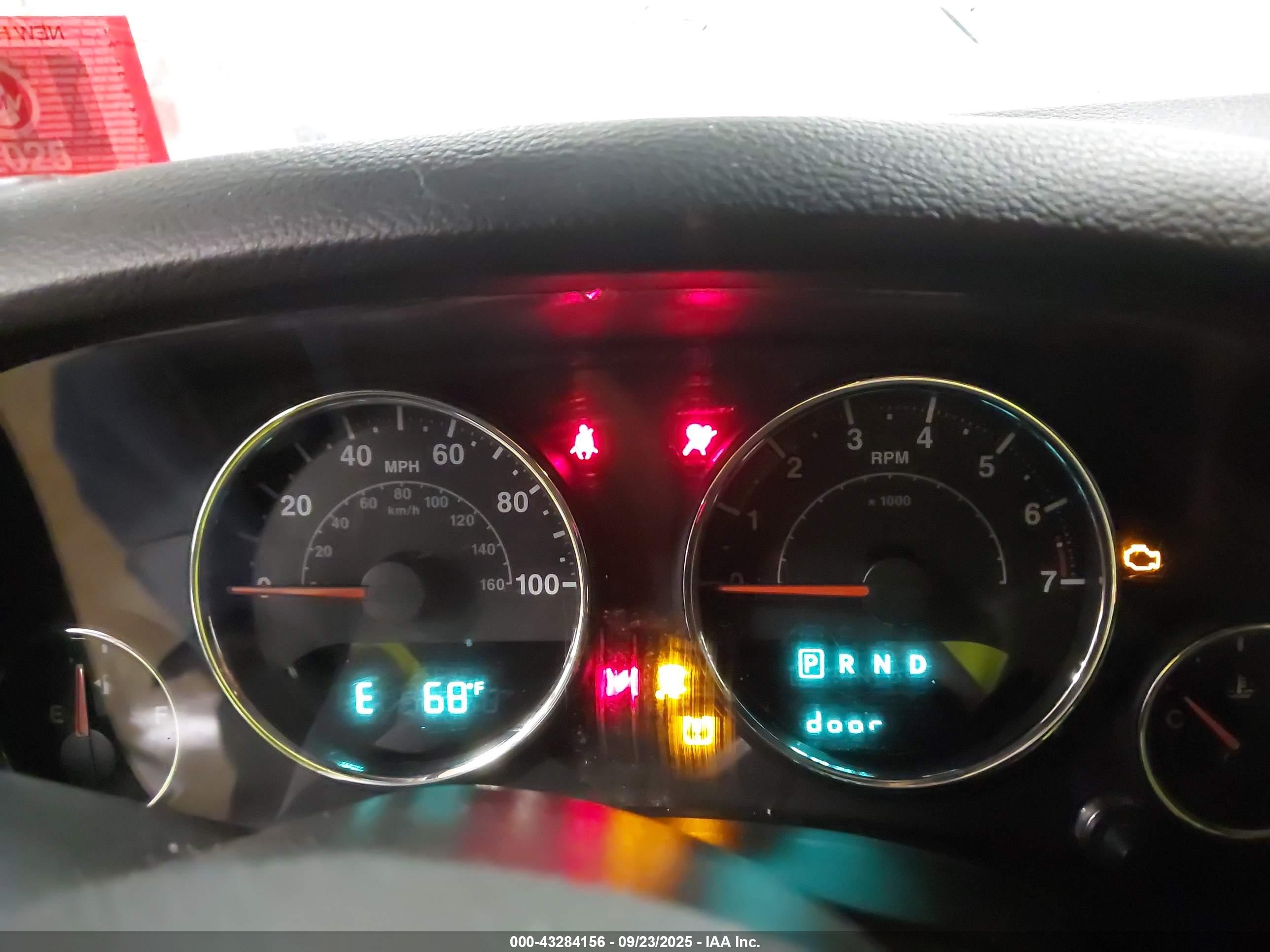 JEEP WRANGLER image 7