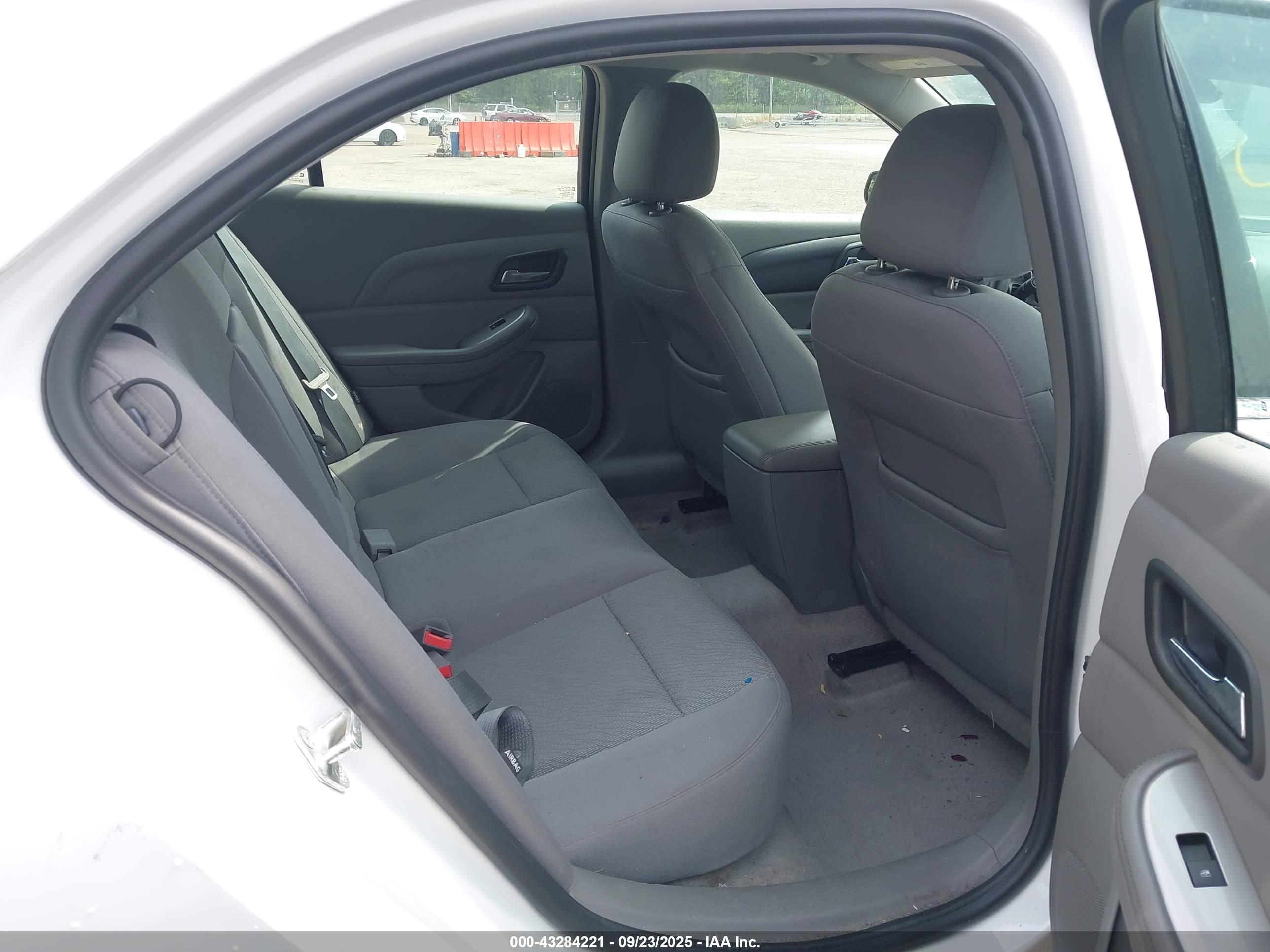 CHEVROLET MALIBU image 8