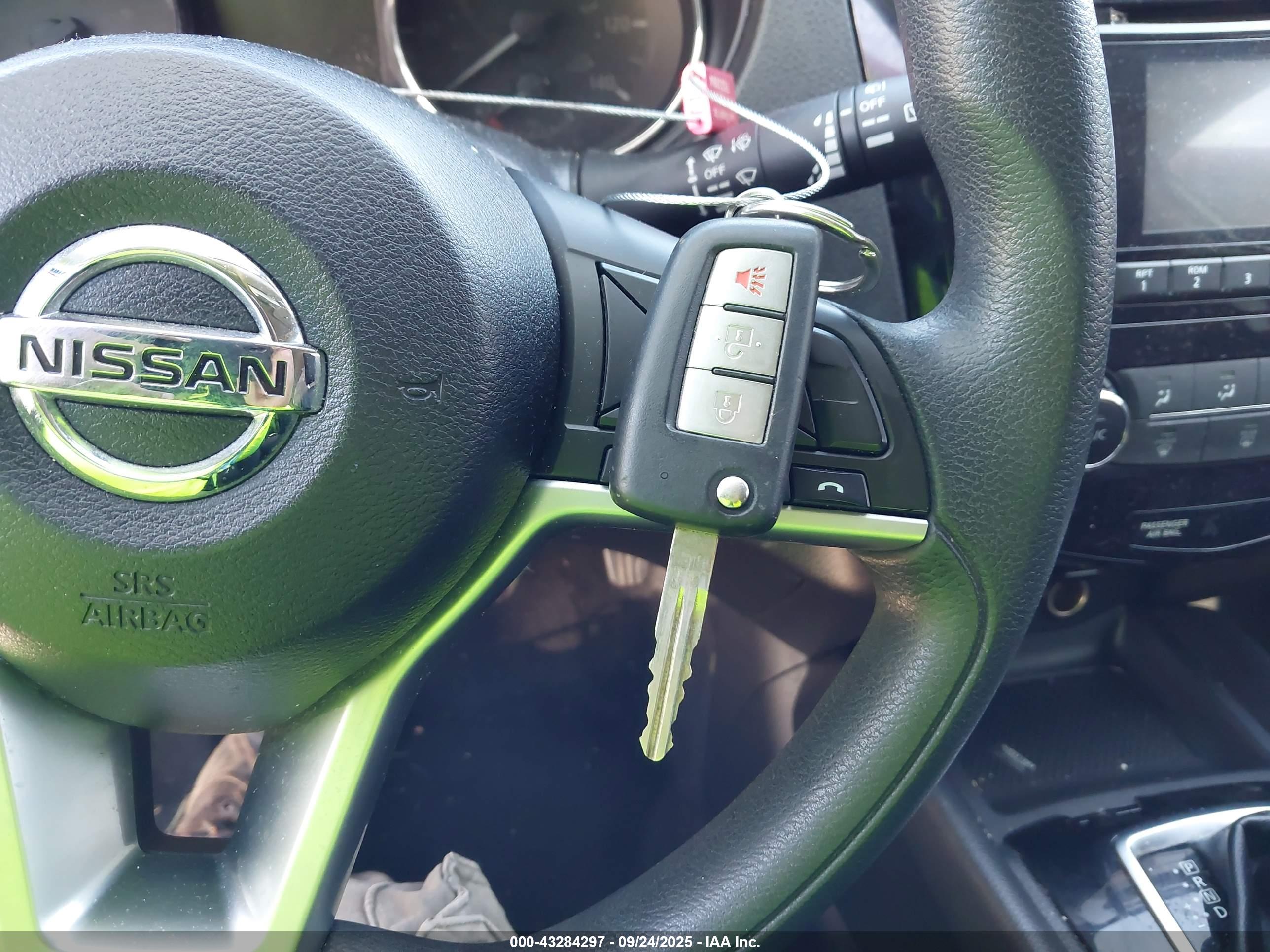 NISSAN ROGUE image 11