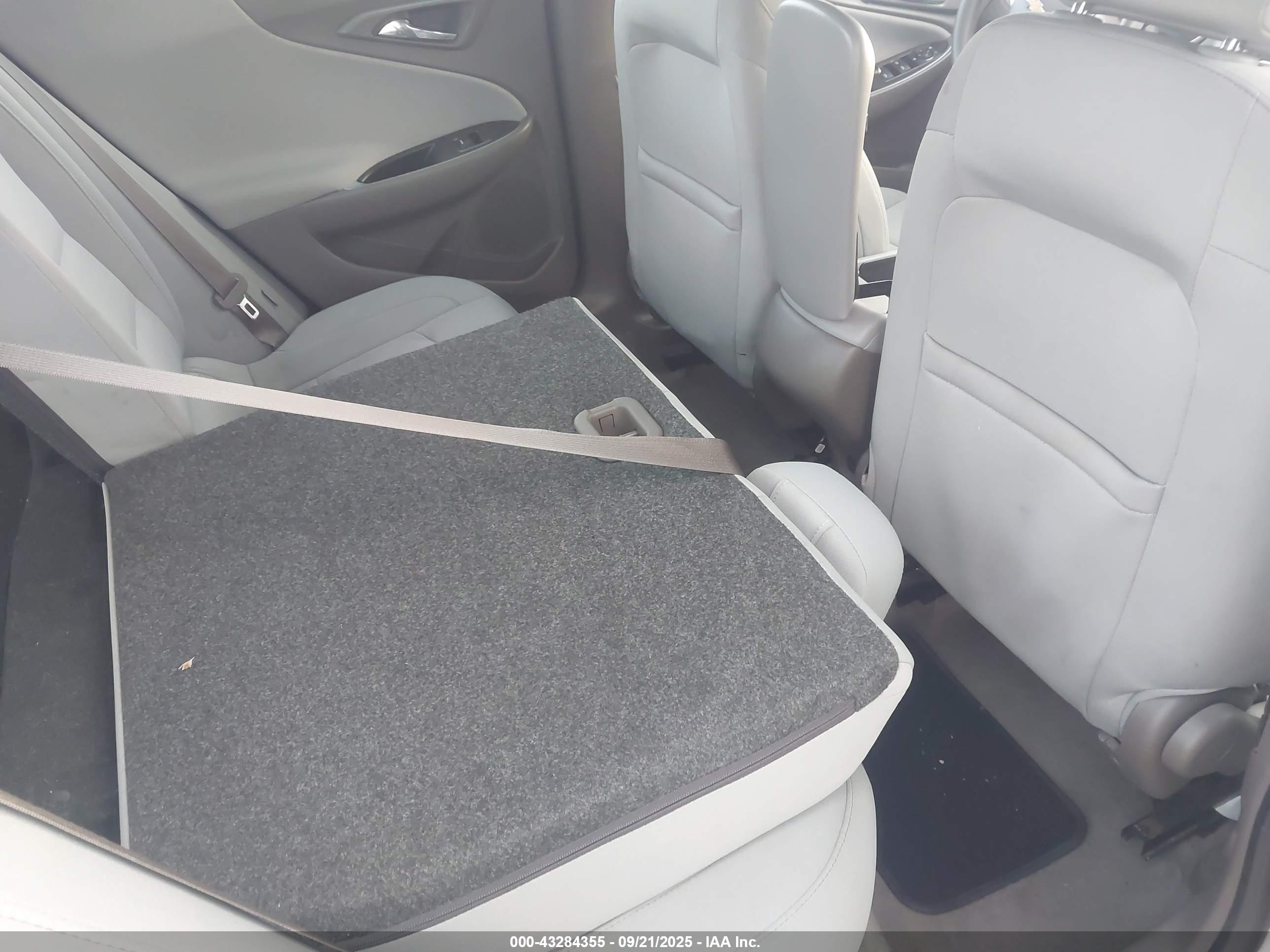 CHEVROLET MALIBU image 8