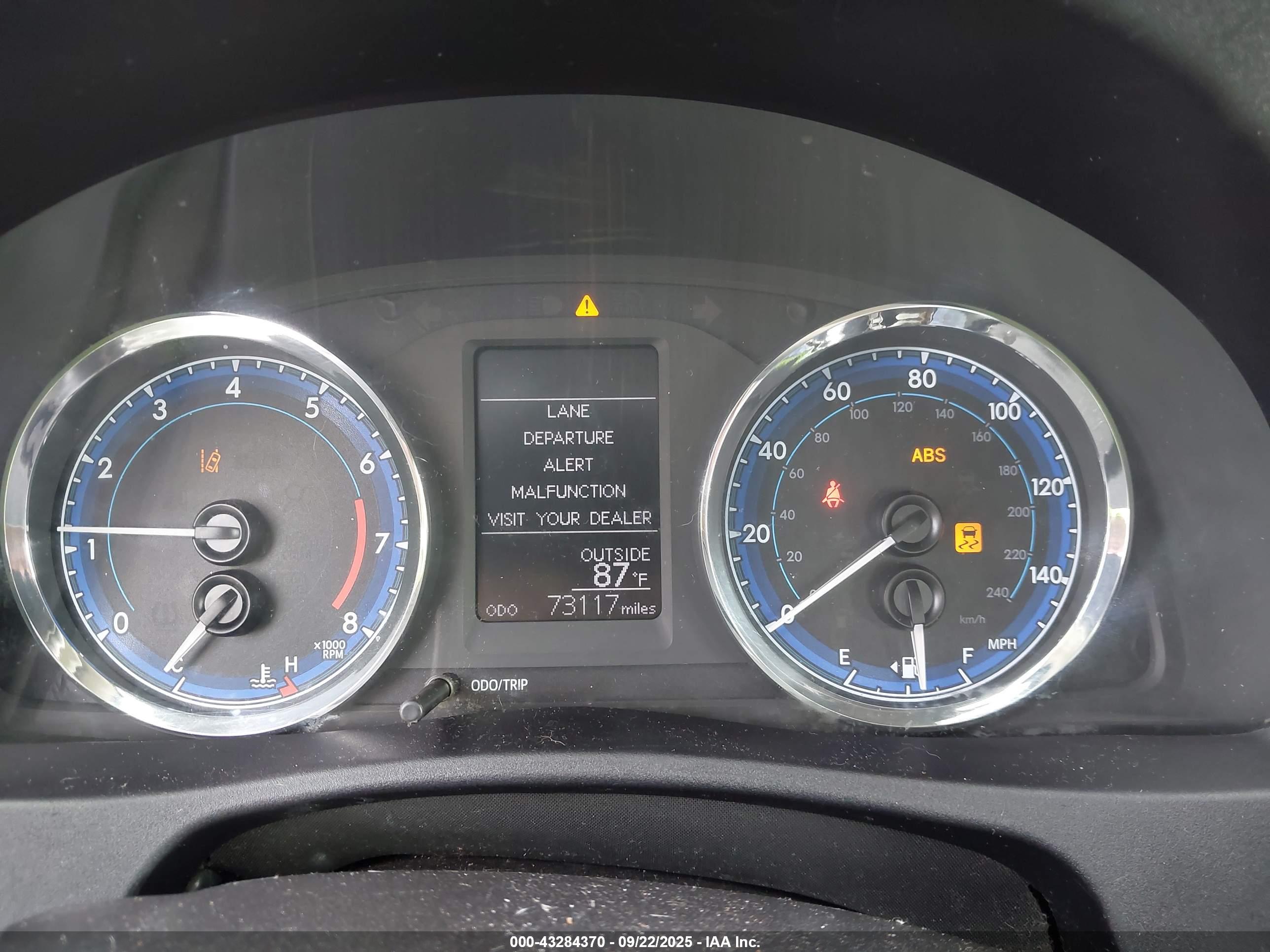 TOYOTA COROLLA image 7