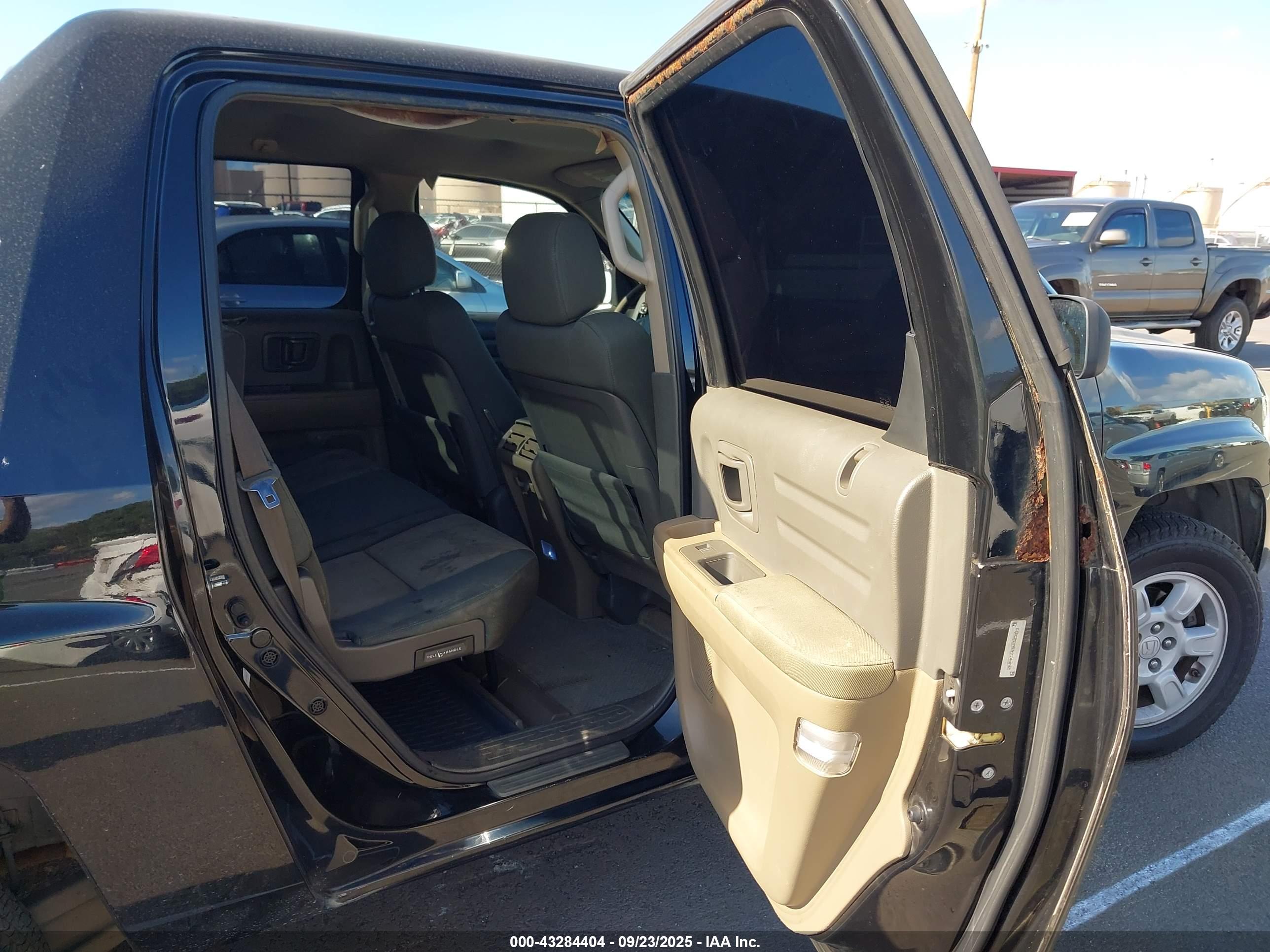 HONDA RIDGELINE image 8