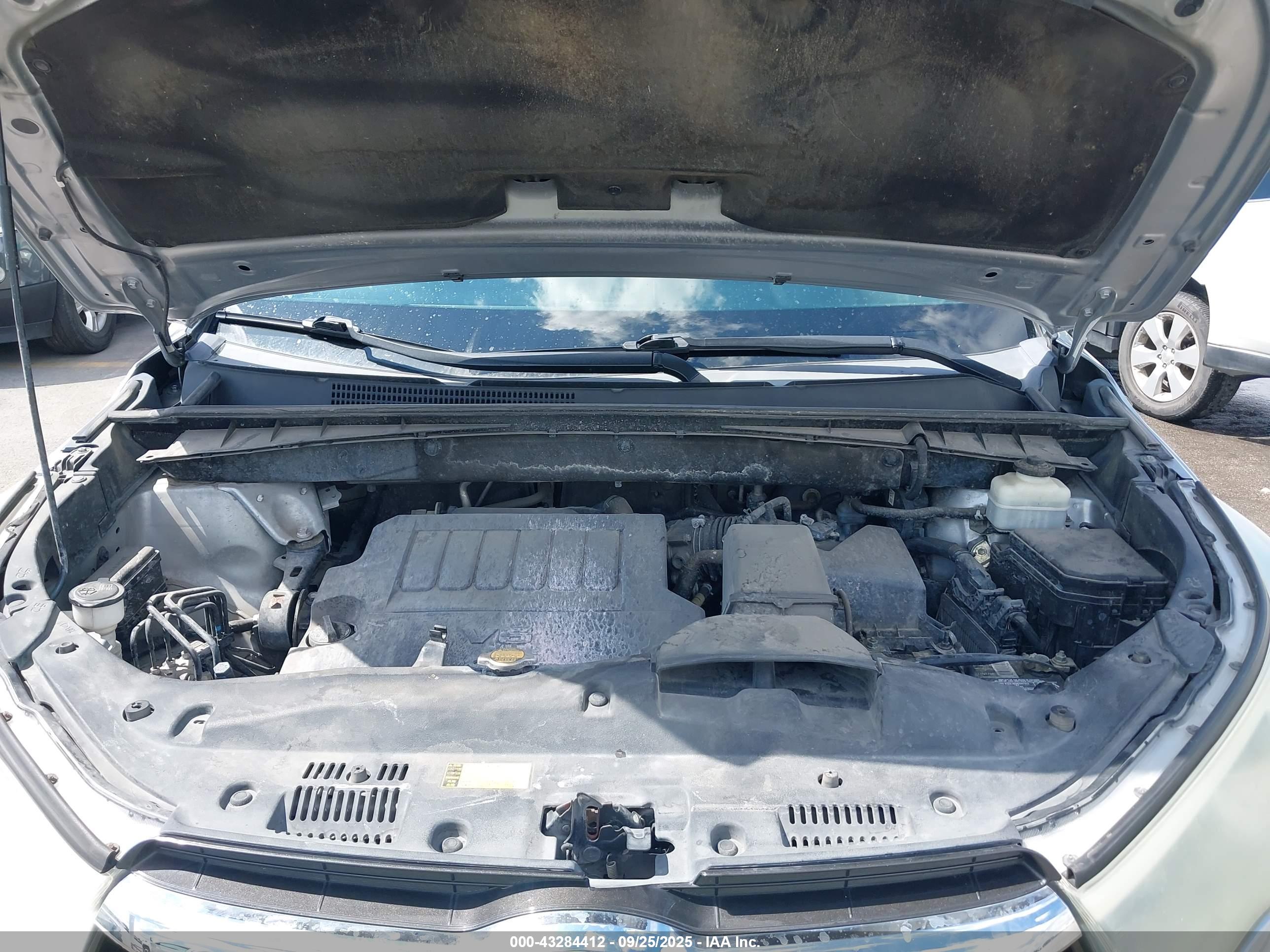 TOYOTA HIGHLANDER image 10