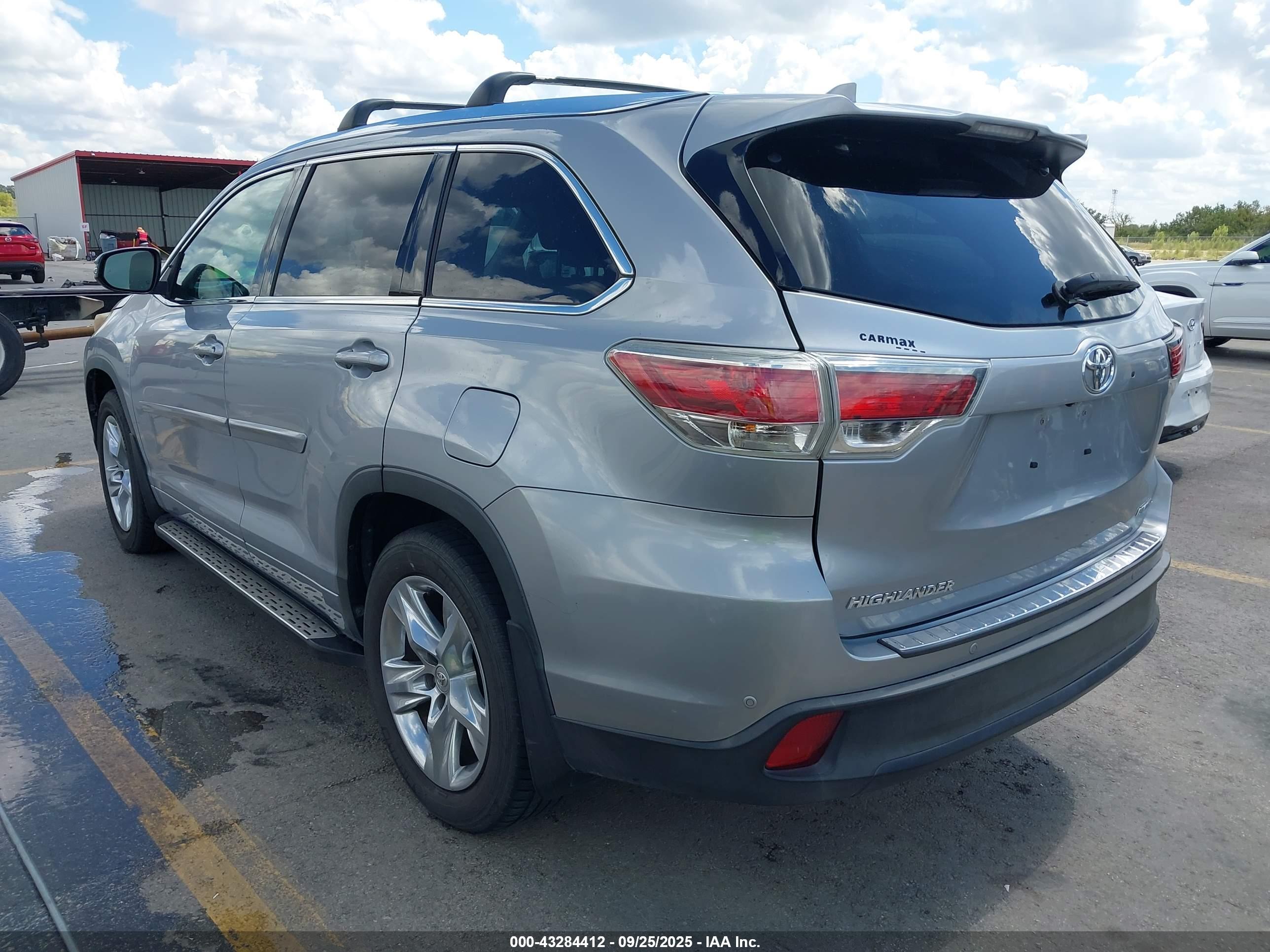 TOYOTA HIGHLANDER image 3