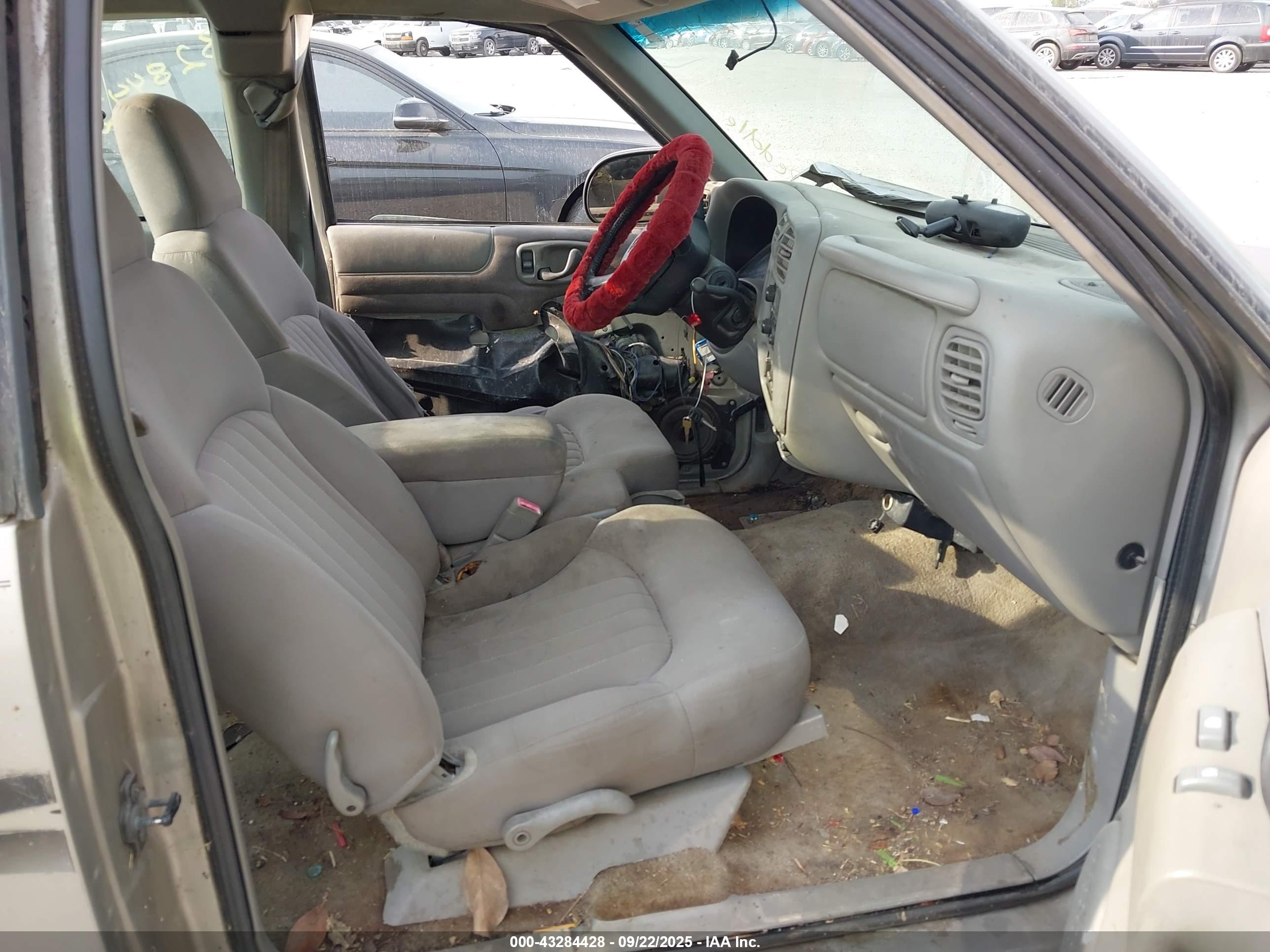CHEVROLET S-10 image 5