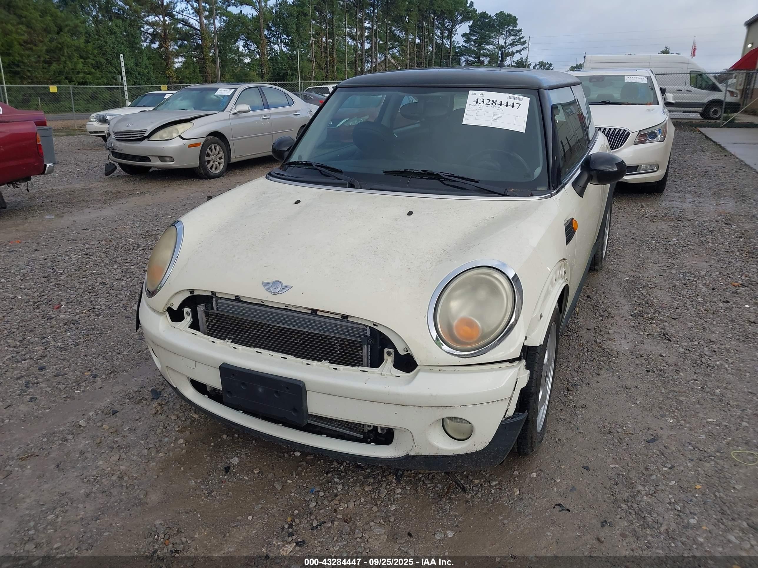 MINI COOPER image 6