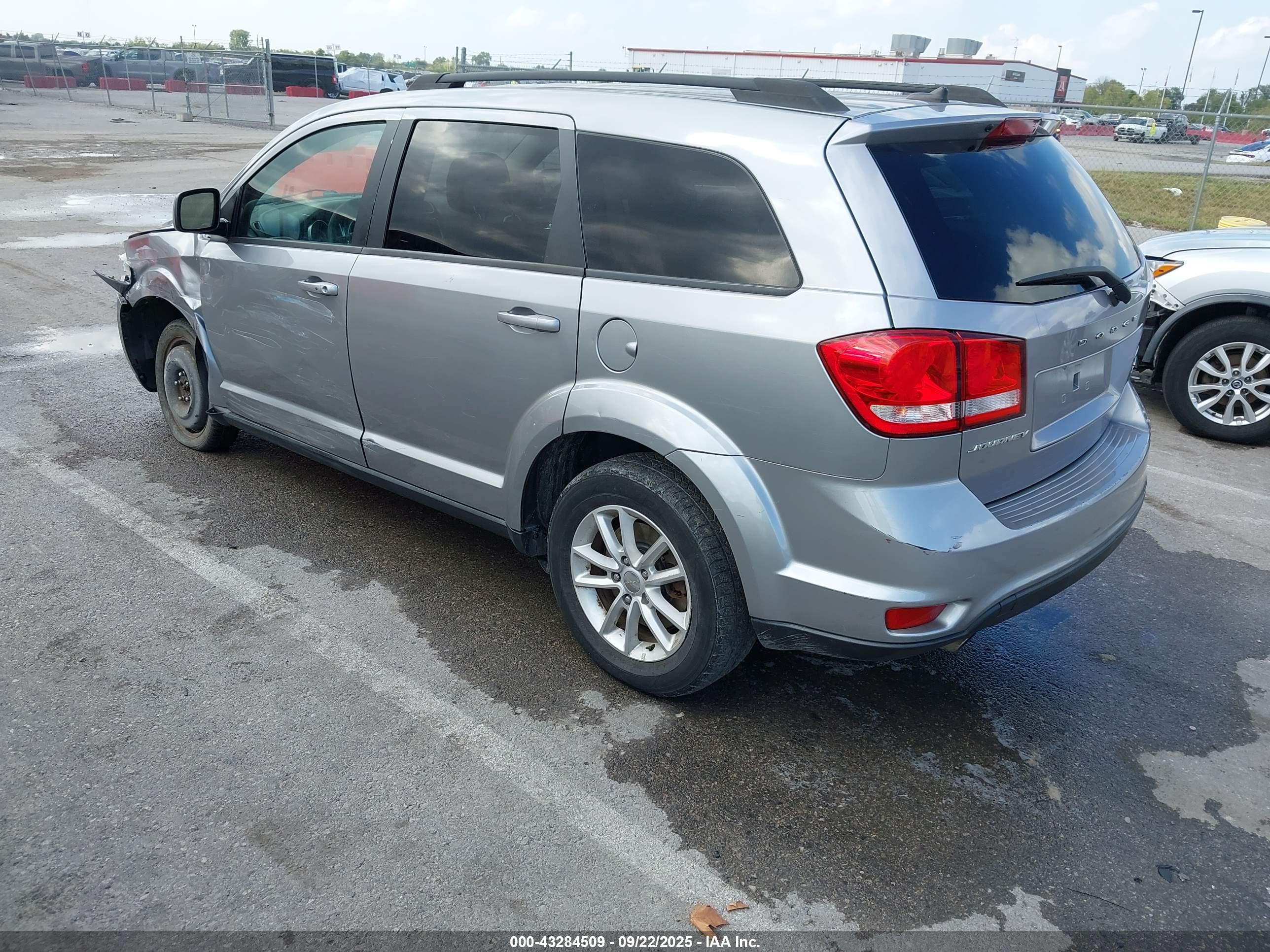 DODGE JOURNEY image 3