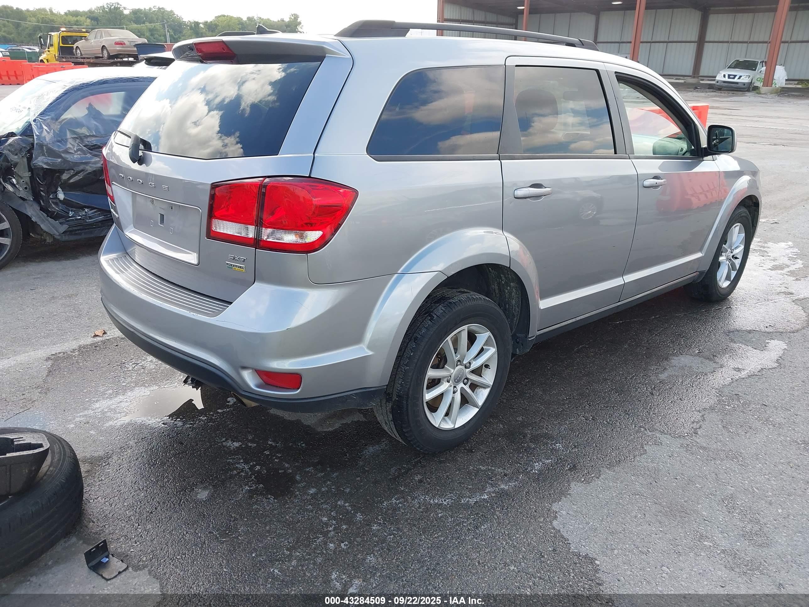 DODGE JOURNEY image 4