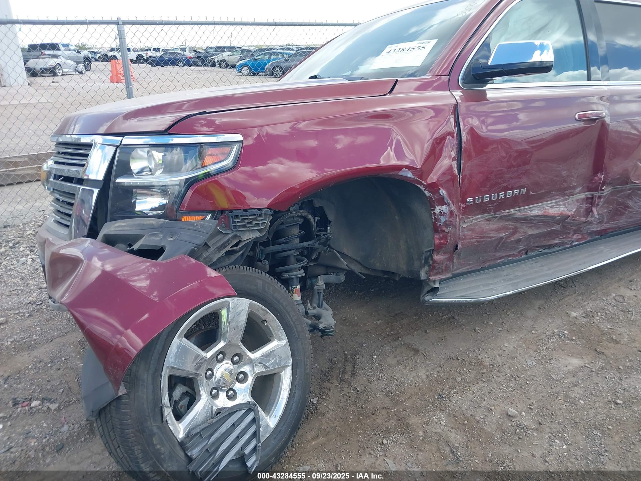 CHEVROLET SUBURBAN image 6