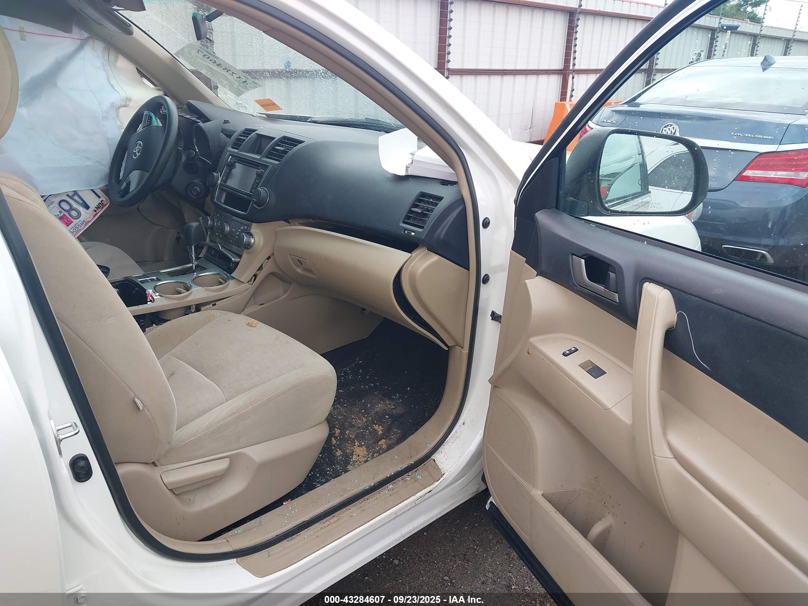 TOYOTA HIGHLANDER image 5