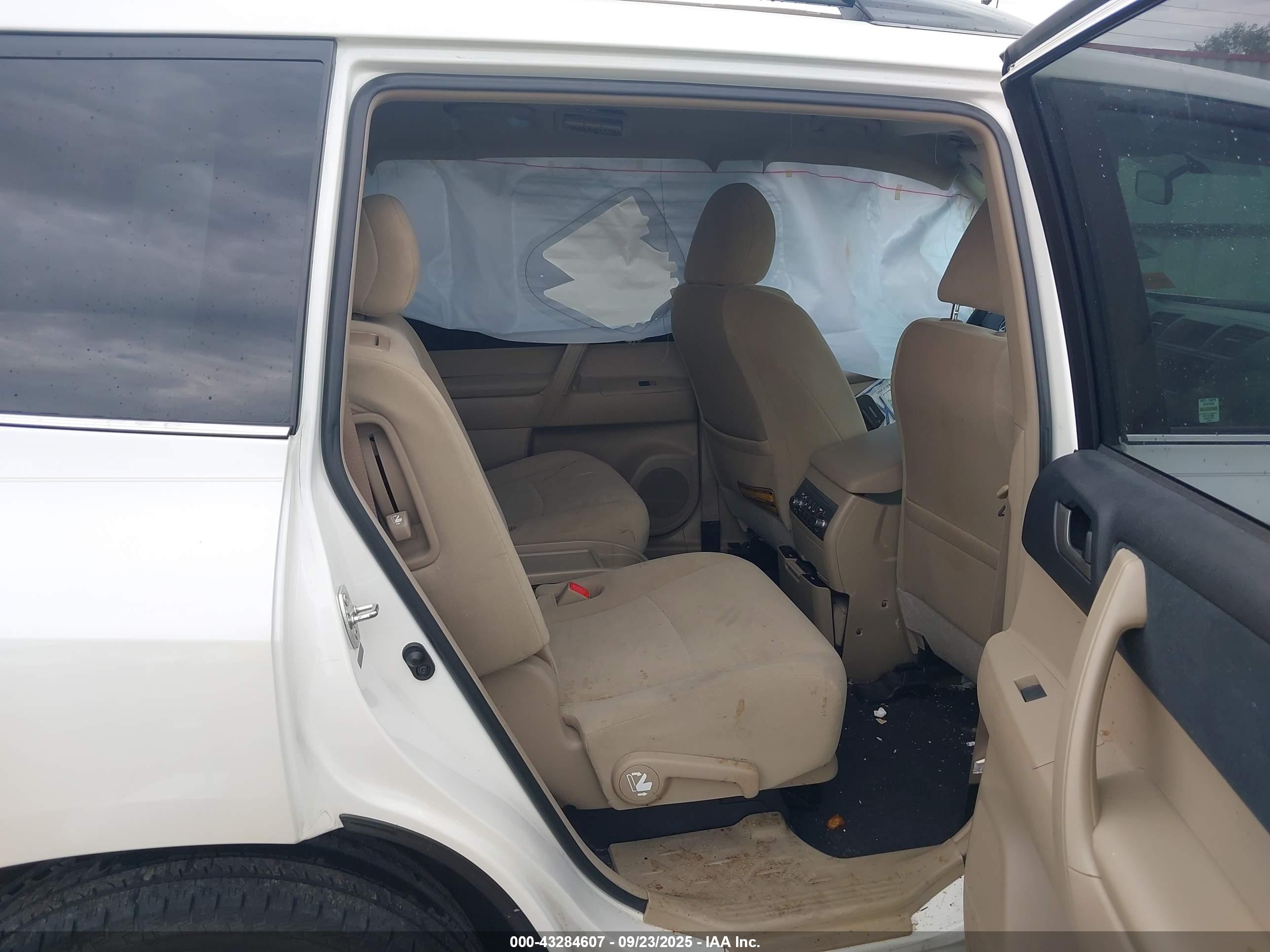 TOYOTA HIGHLANDER image 8