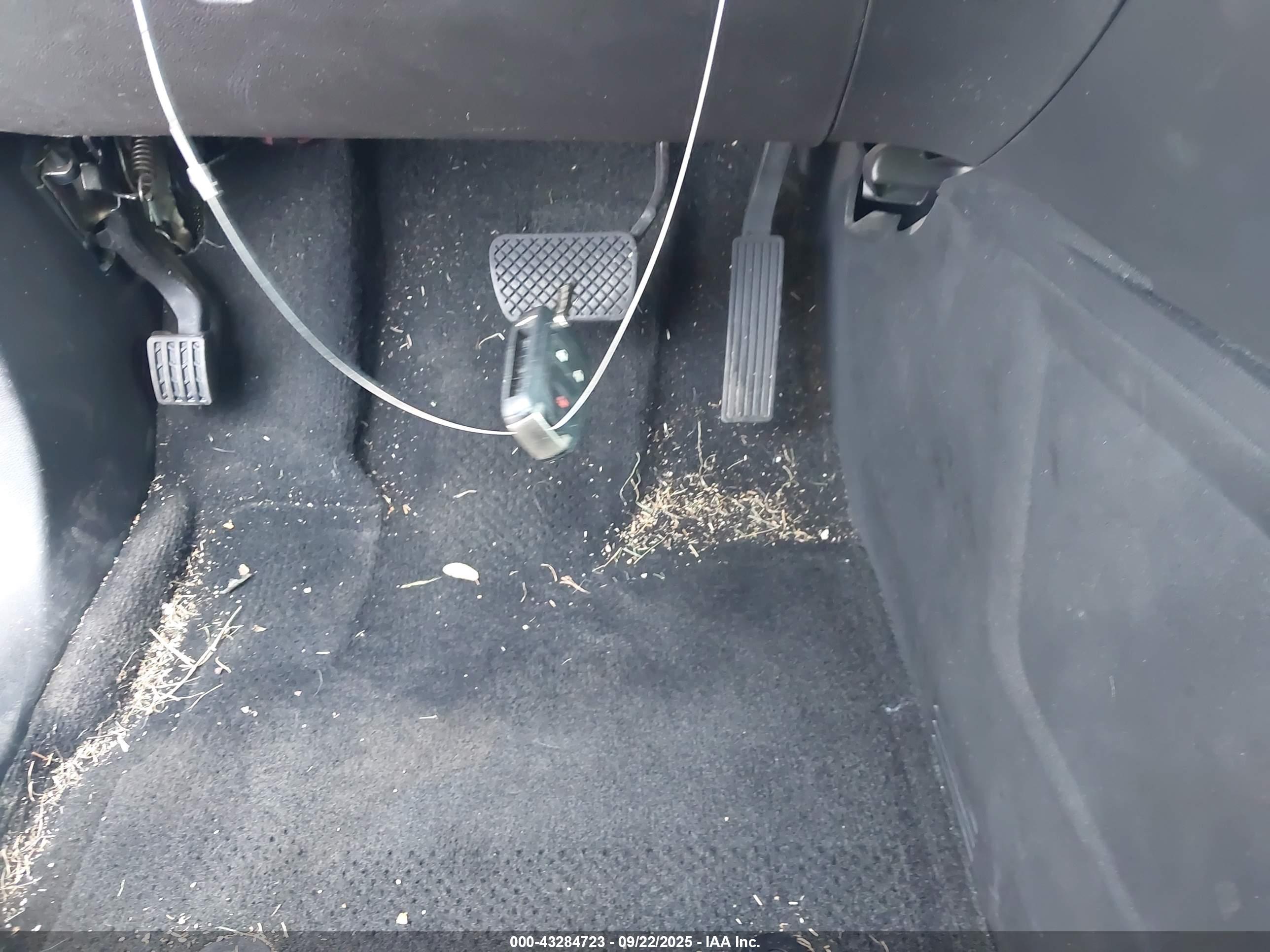 CHEVROLET EQUINOX image 11