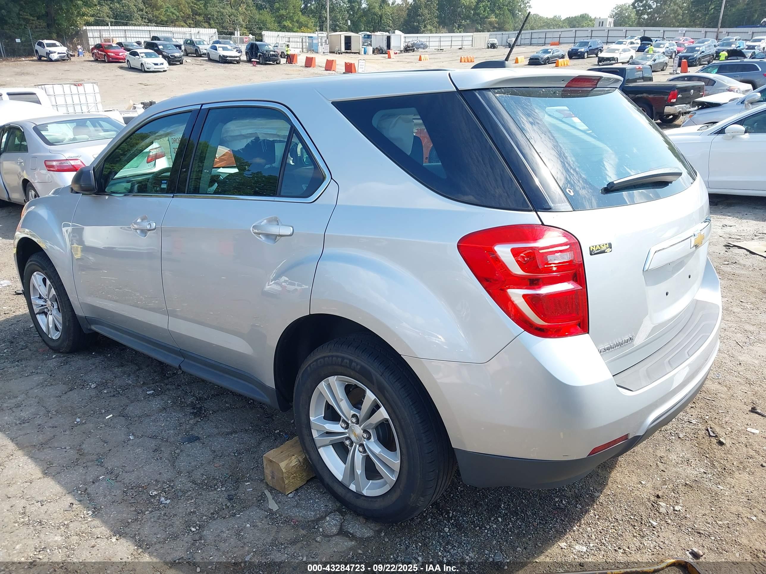 CHEVROLET EQUINOX image 3