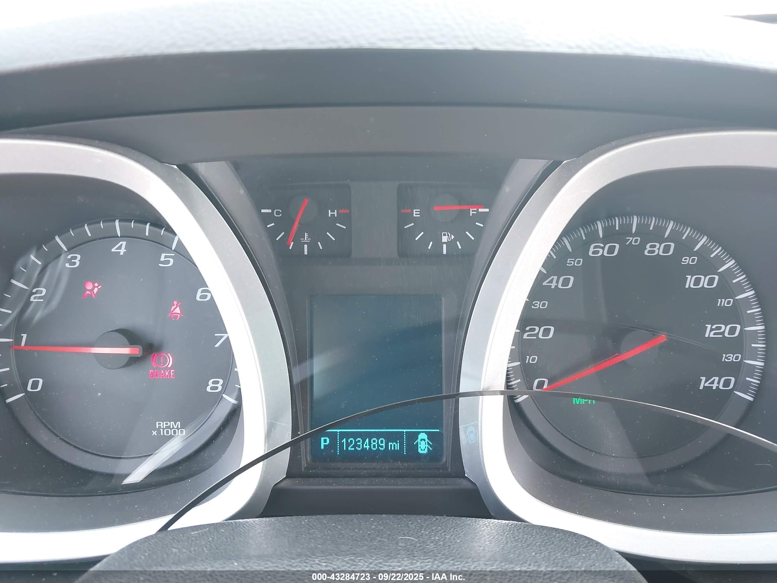 CHEVROLET EQUINOX image 7
