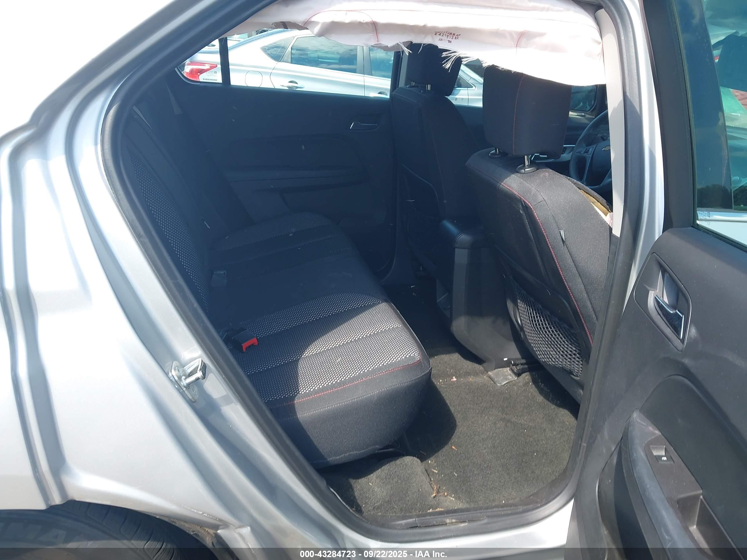 CHEVROLET EQUINOX image 8