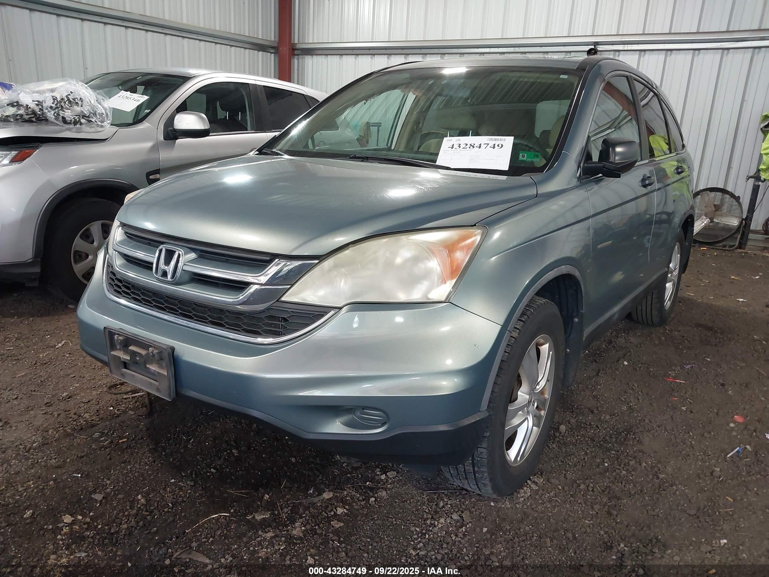 HONDA CR-V image 2