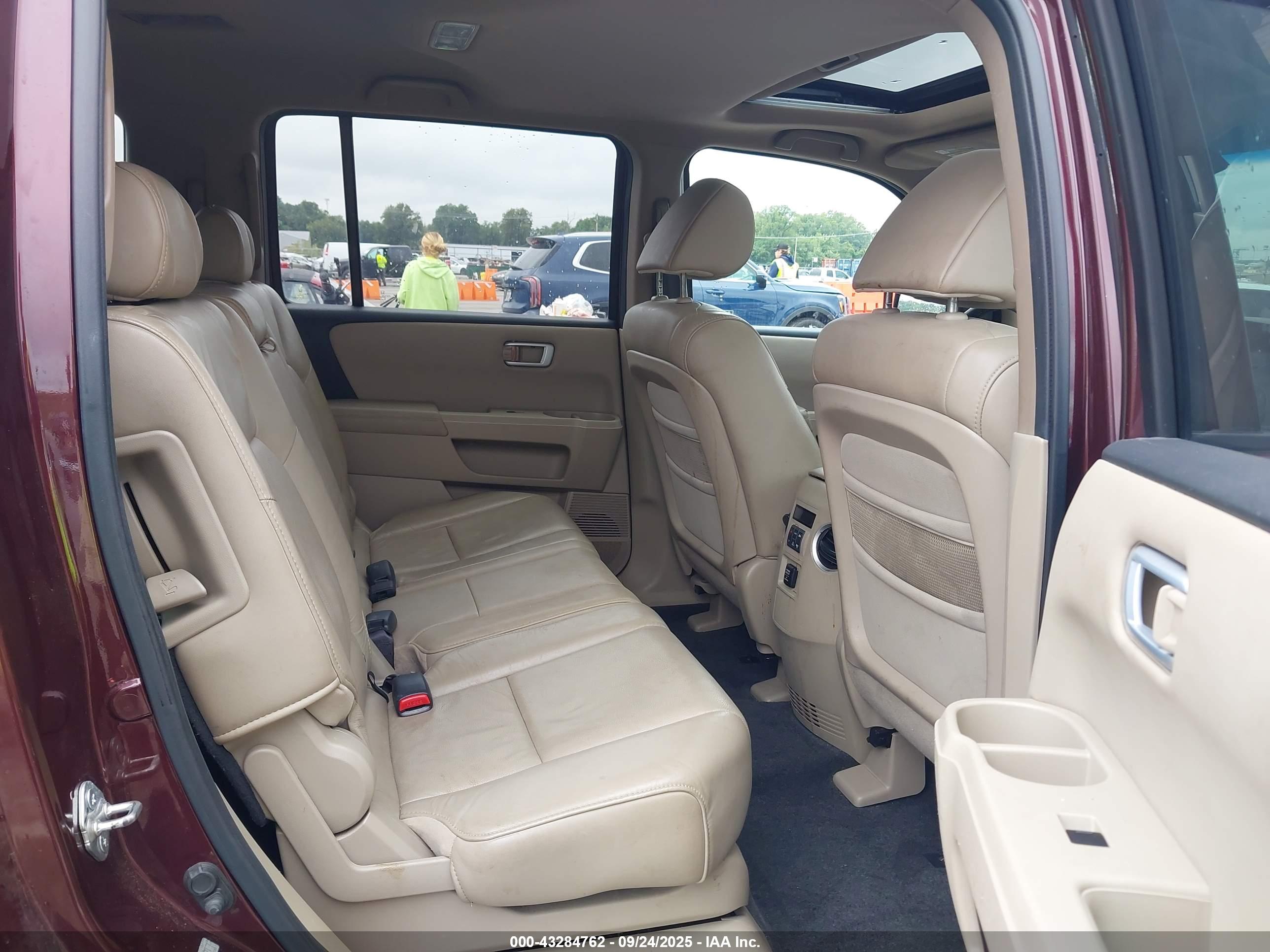 HONDA PILOT image 8