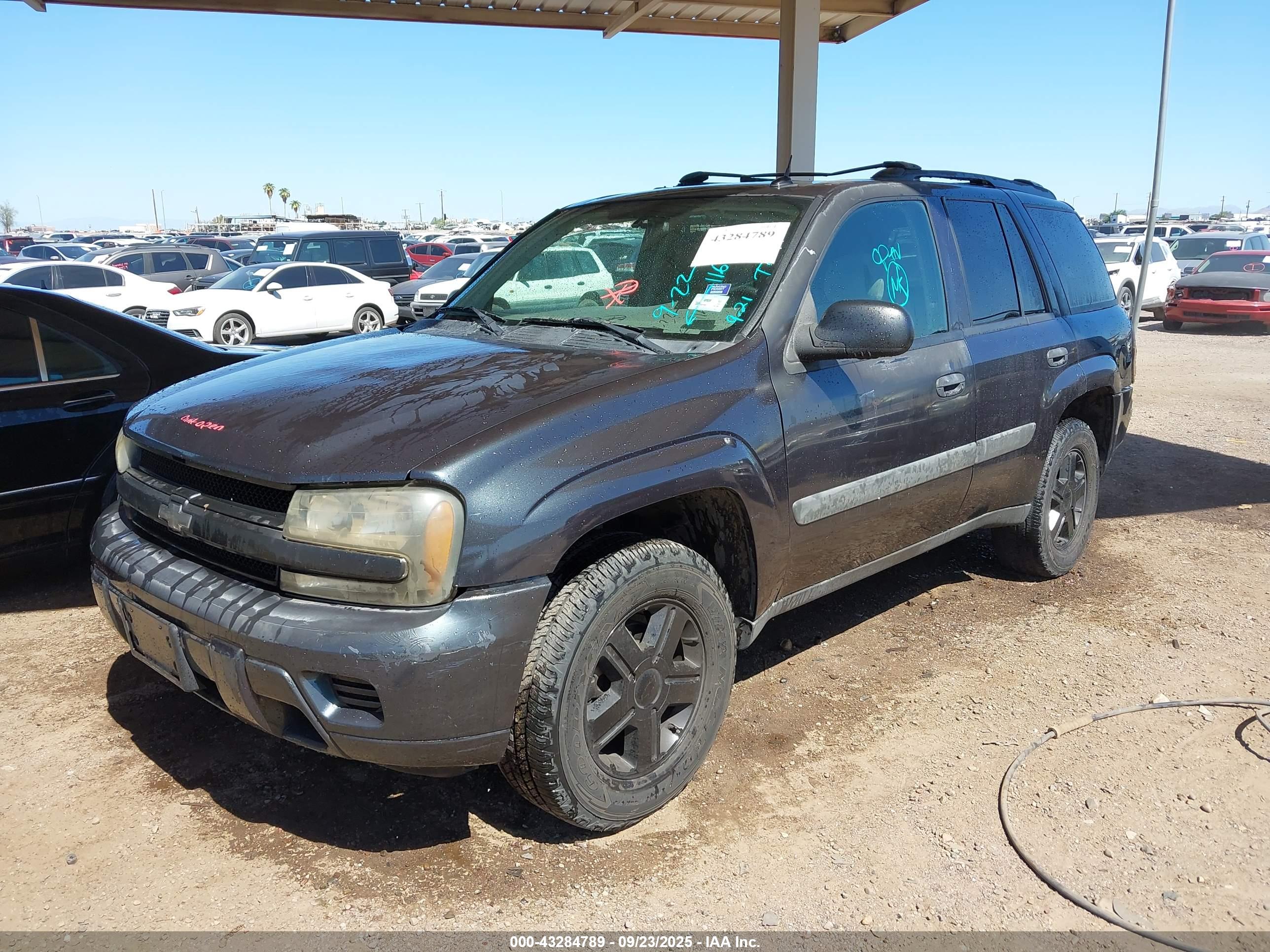 CHEVROLET TRAILBLAZER image 2