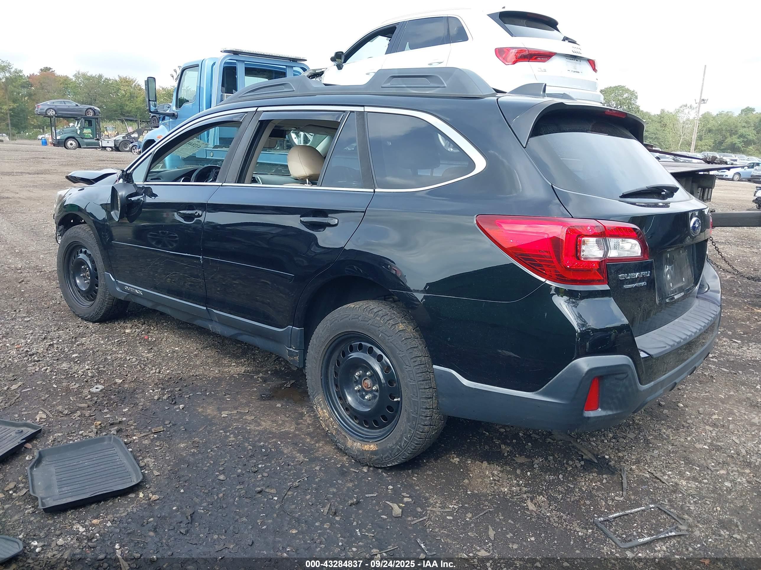 SUBARU OUTBACK image 3