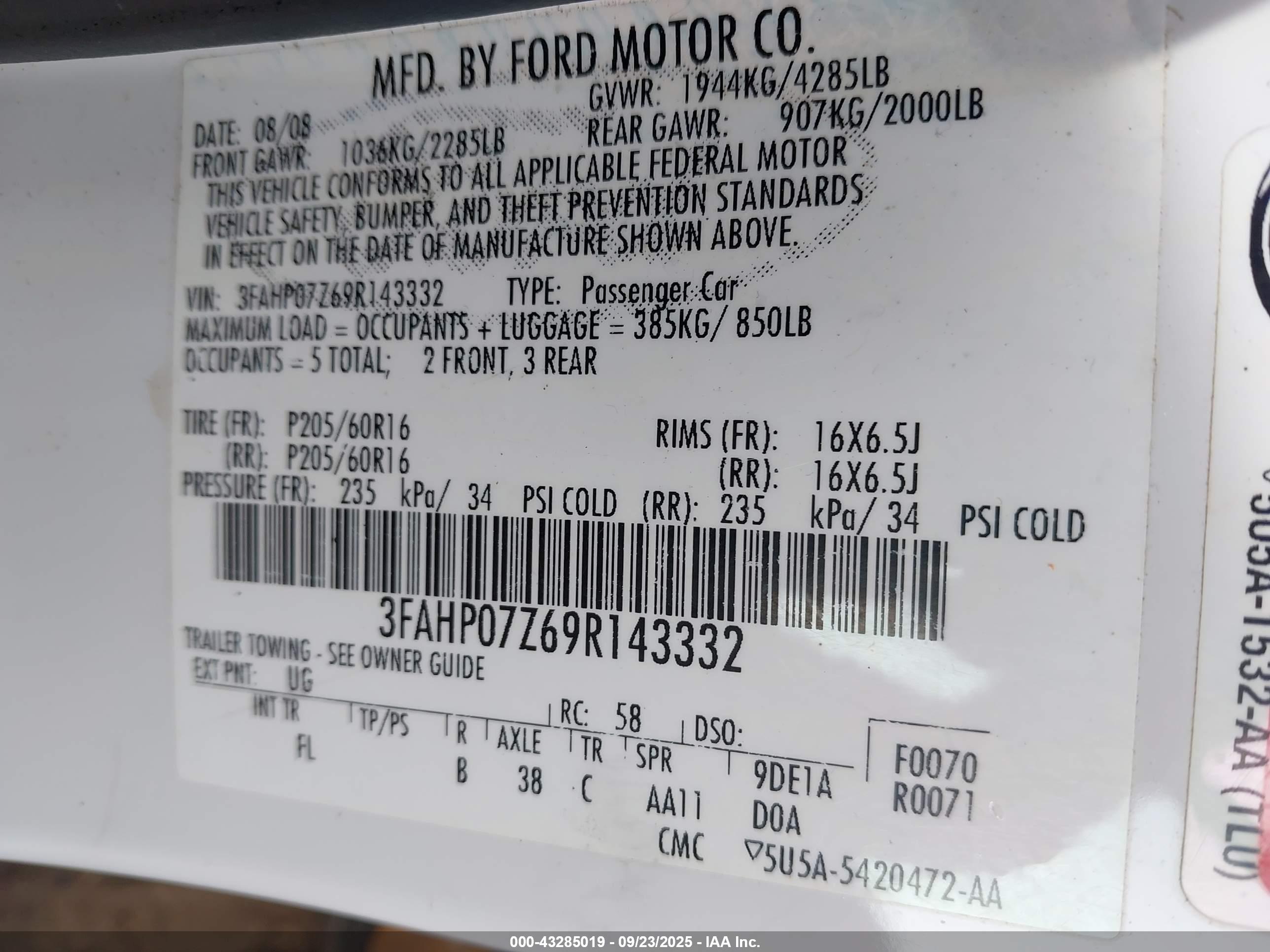 FORD FUSION image 9