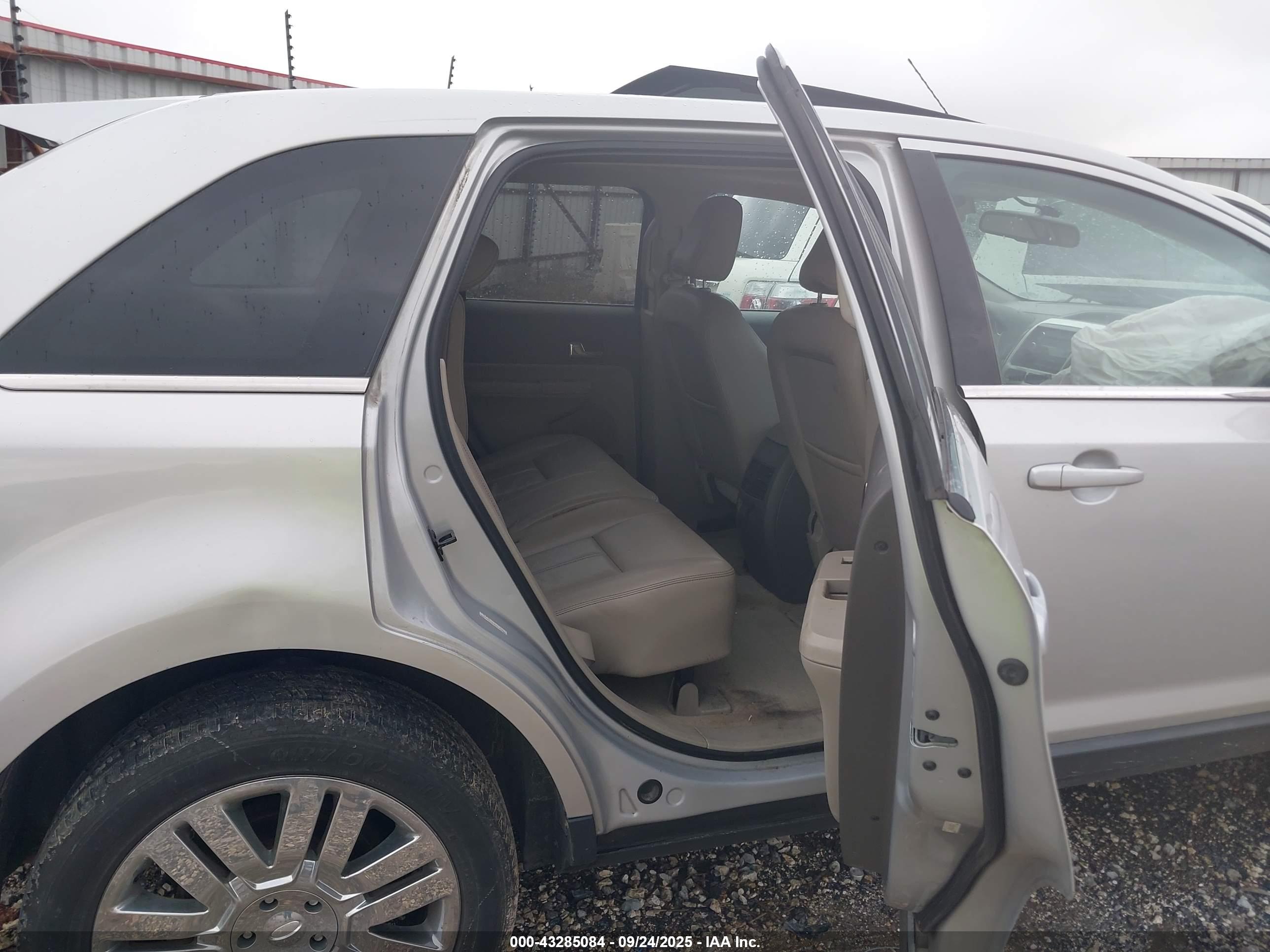 FORD EDGE image 8