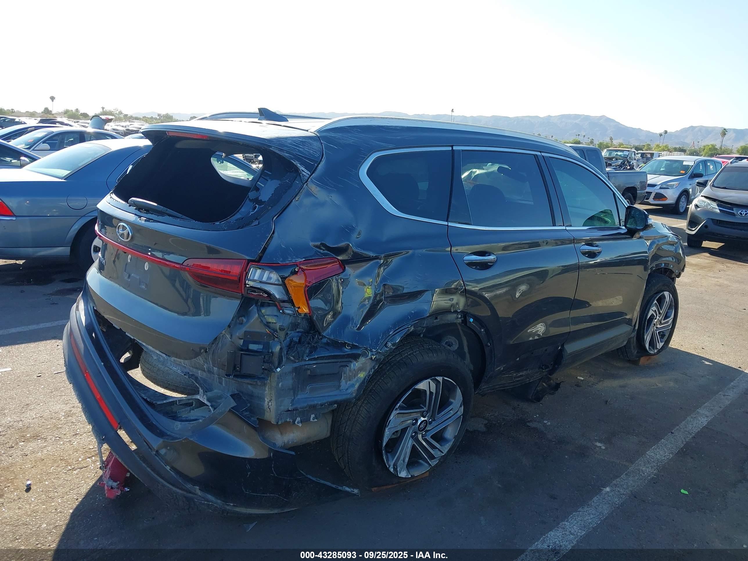 HYUNDAI SANTA image 4