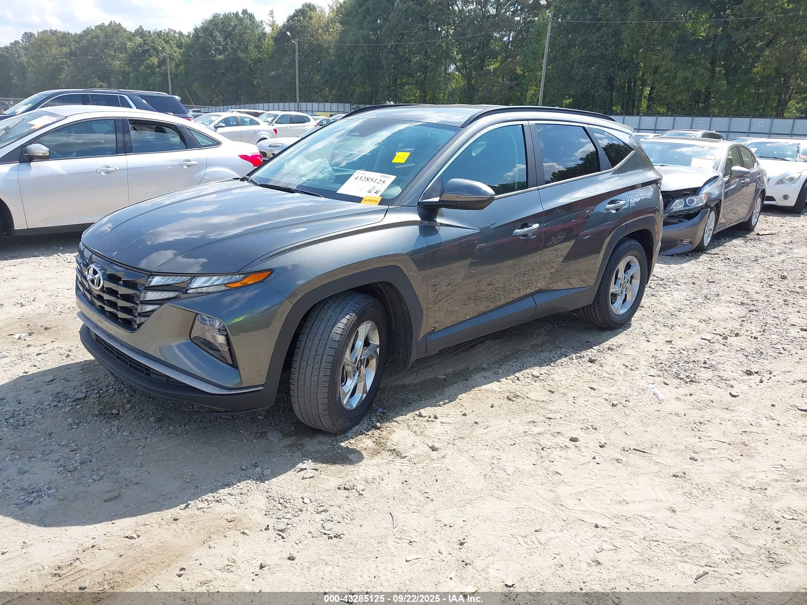 HYUNDAI TUCSON image 2