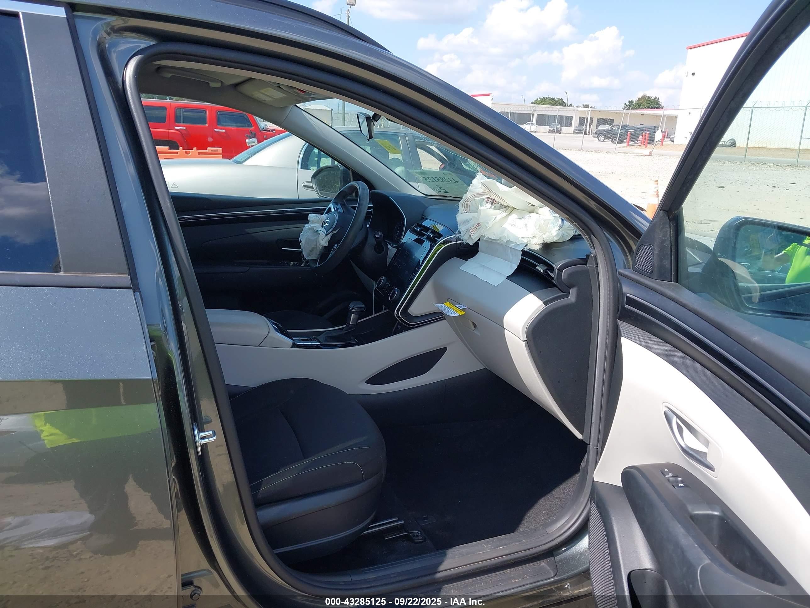 HYUNDAI TUCSON image 5