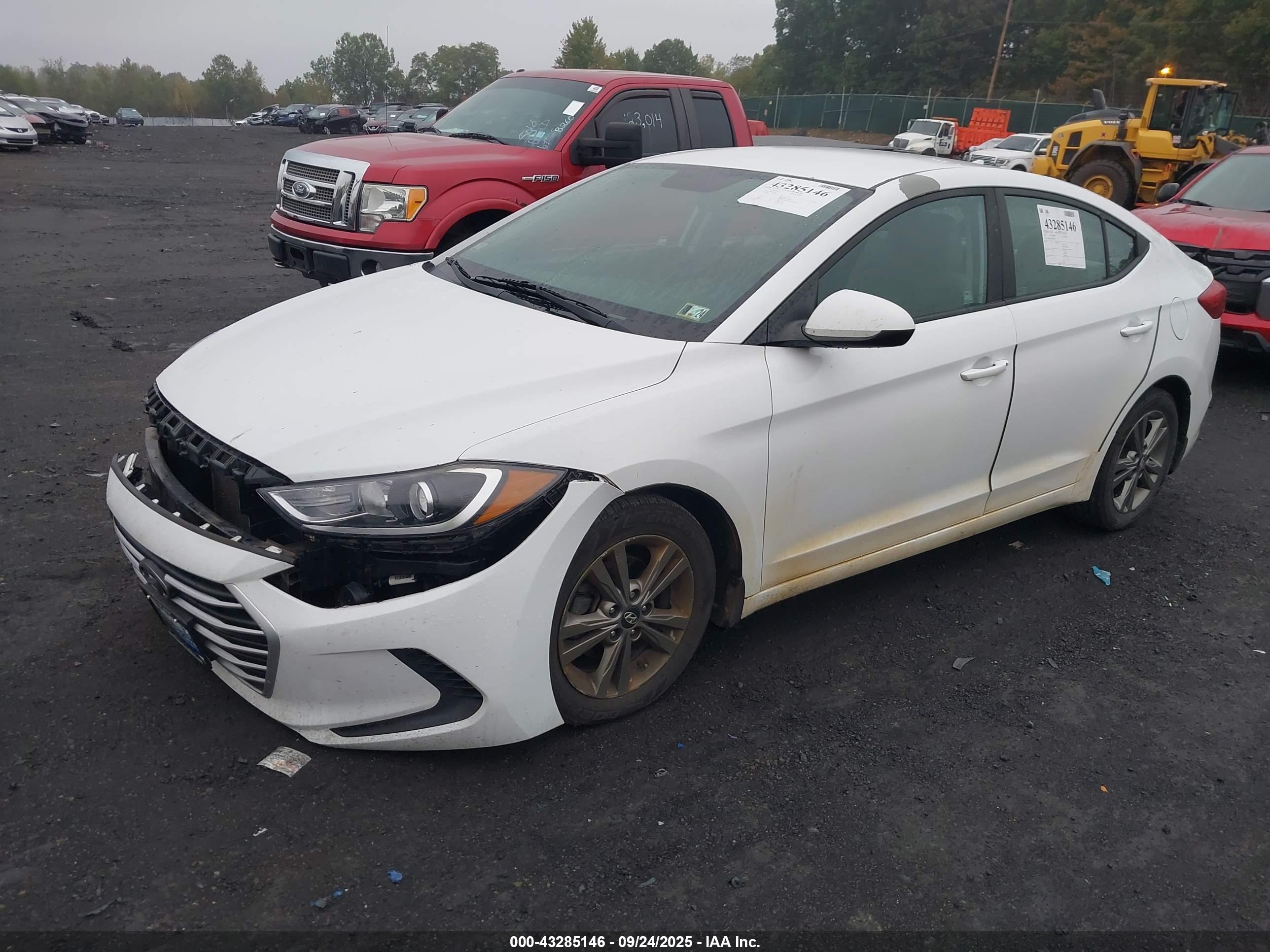 HYUNDAI ELANTRA image 2