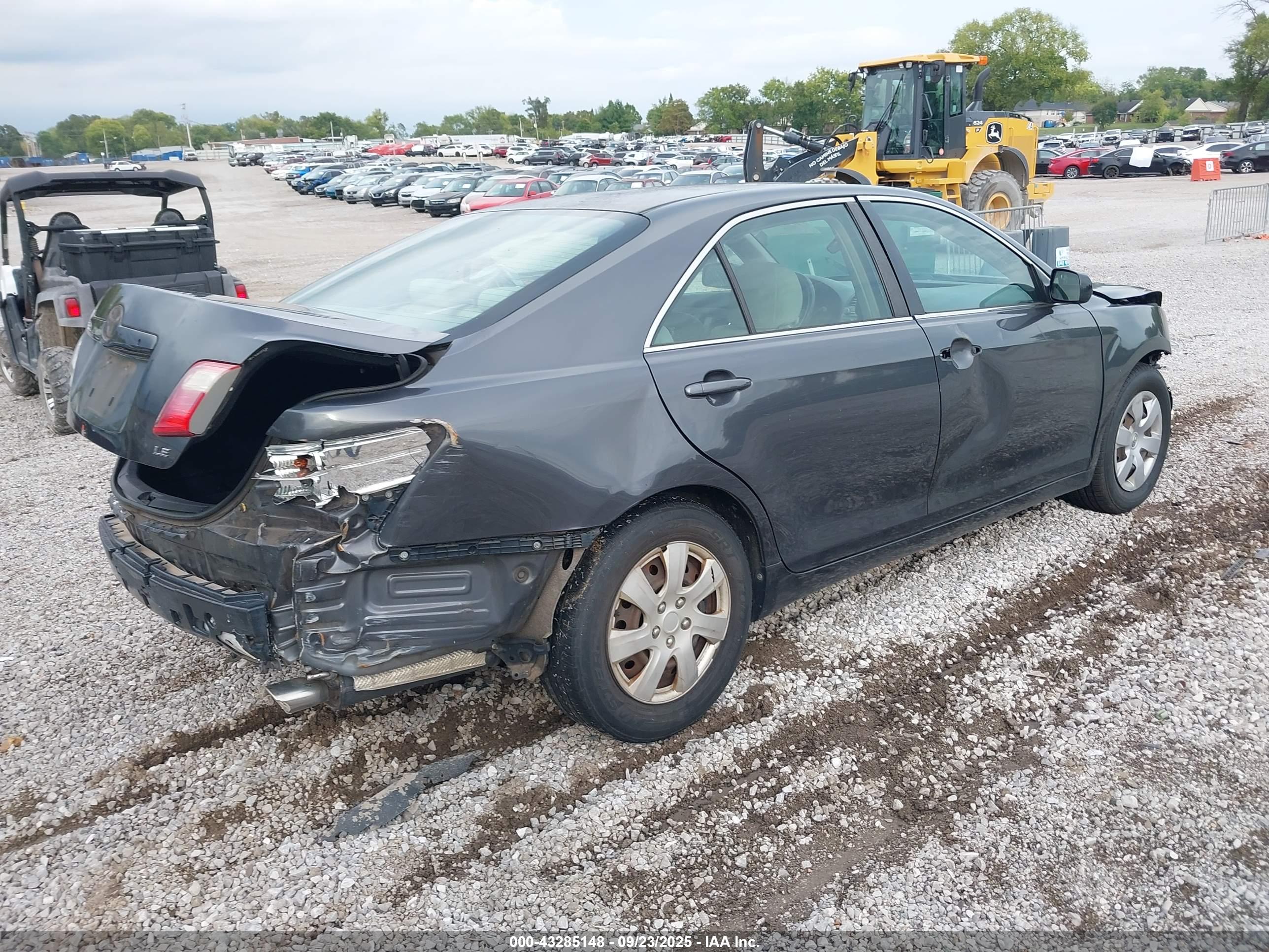 TOYOTA CAMRY image 4
