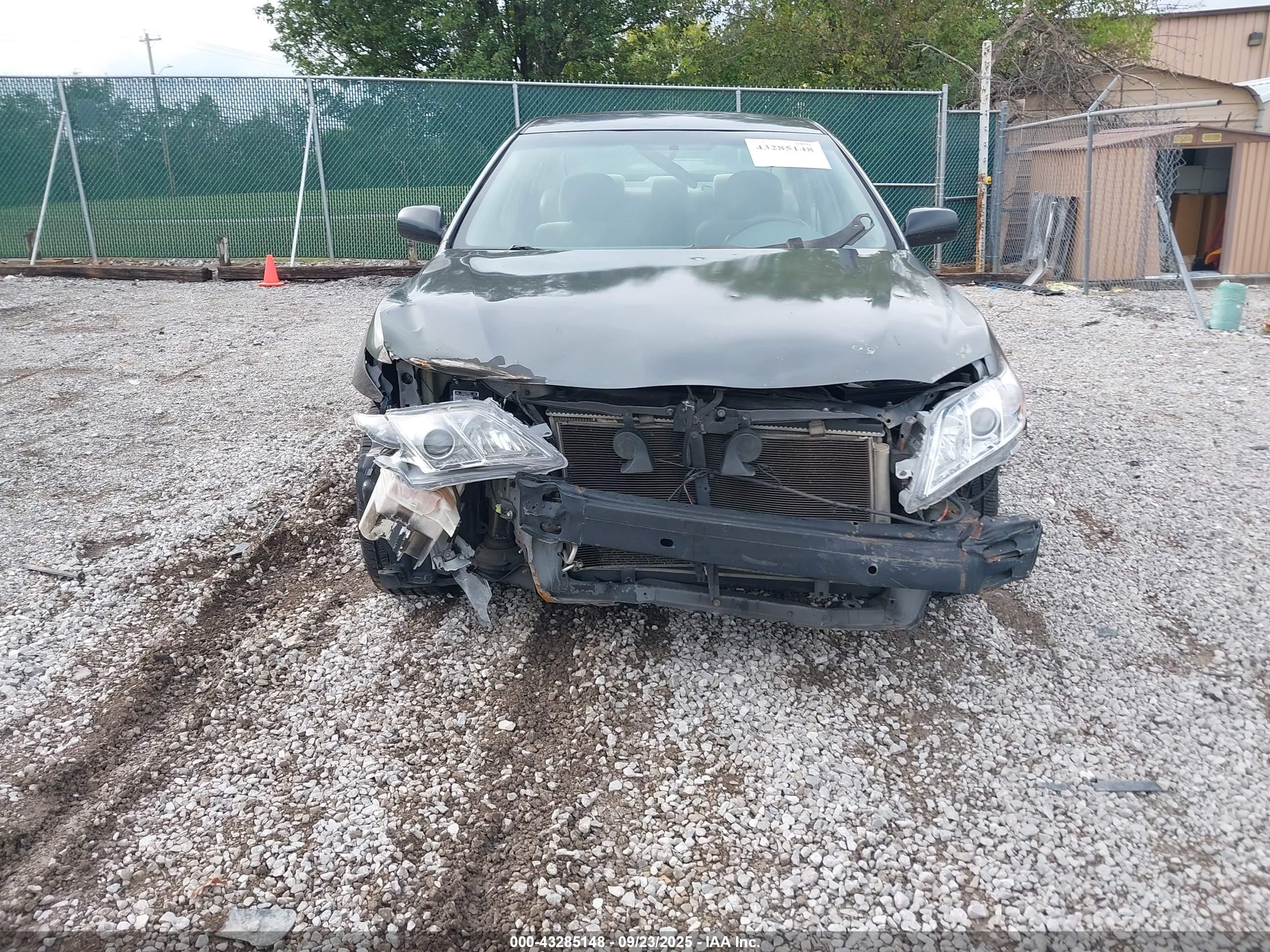 TOYOTA CAMRY image 6