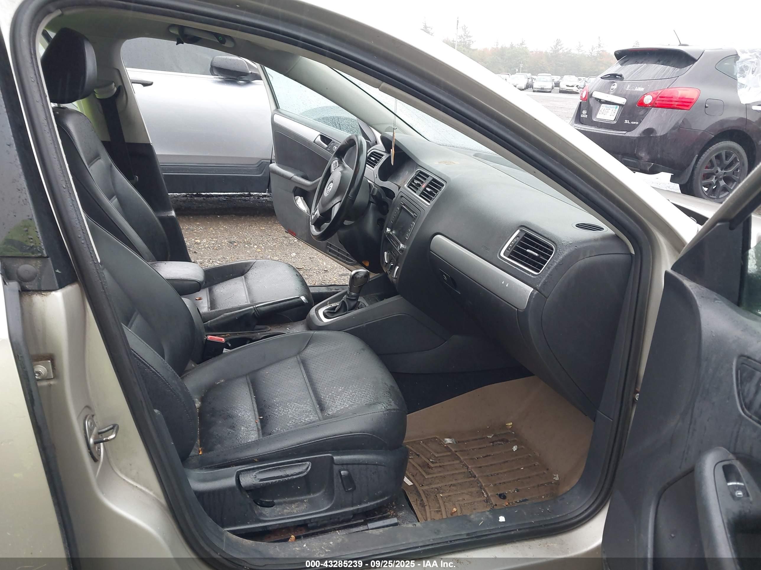 VOLKSWAGEN JETTA image 5