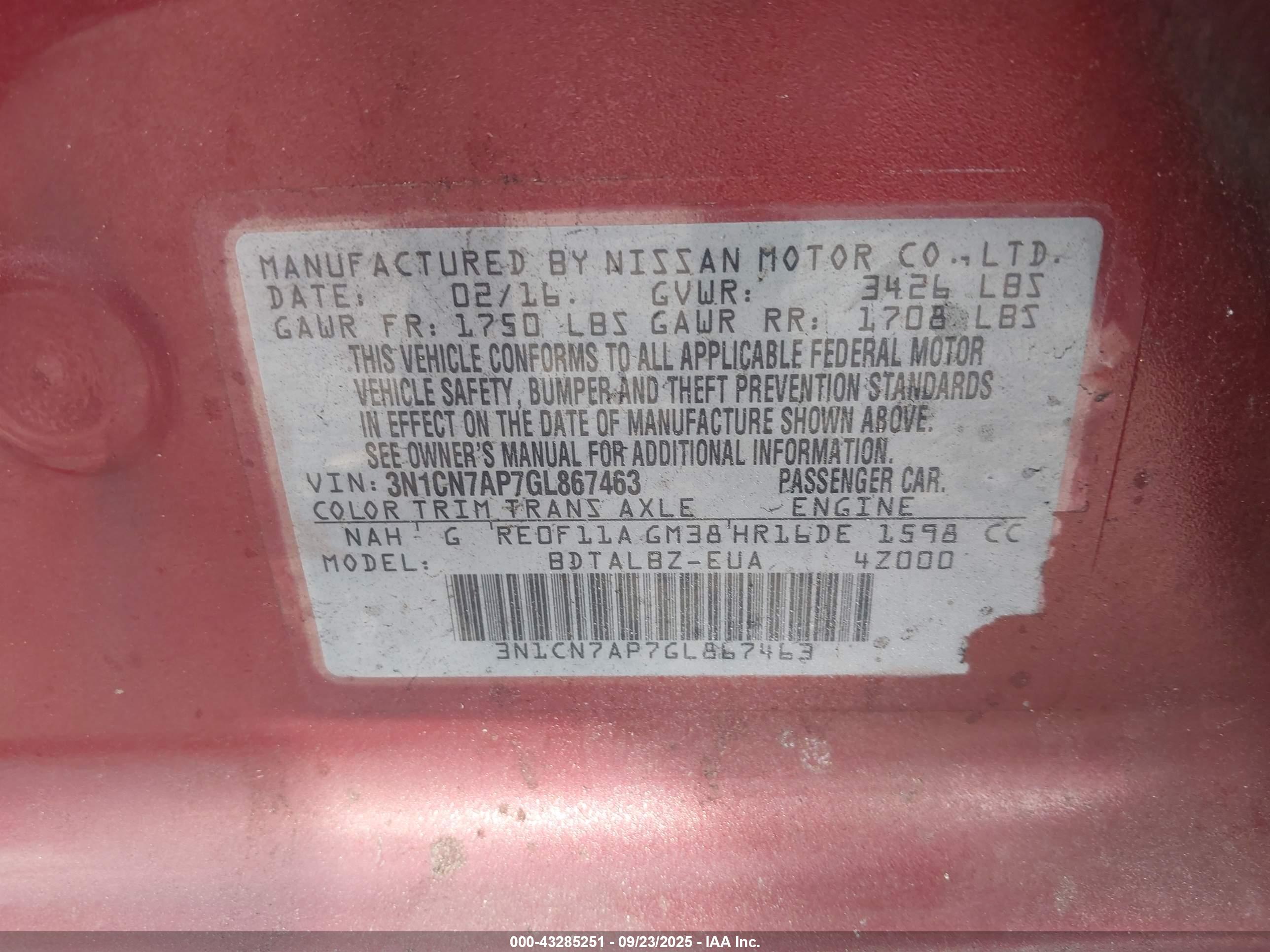 NISSAN VERSA image 9
