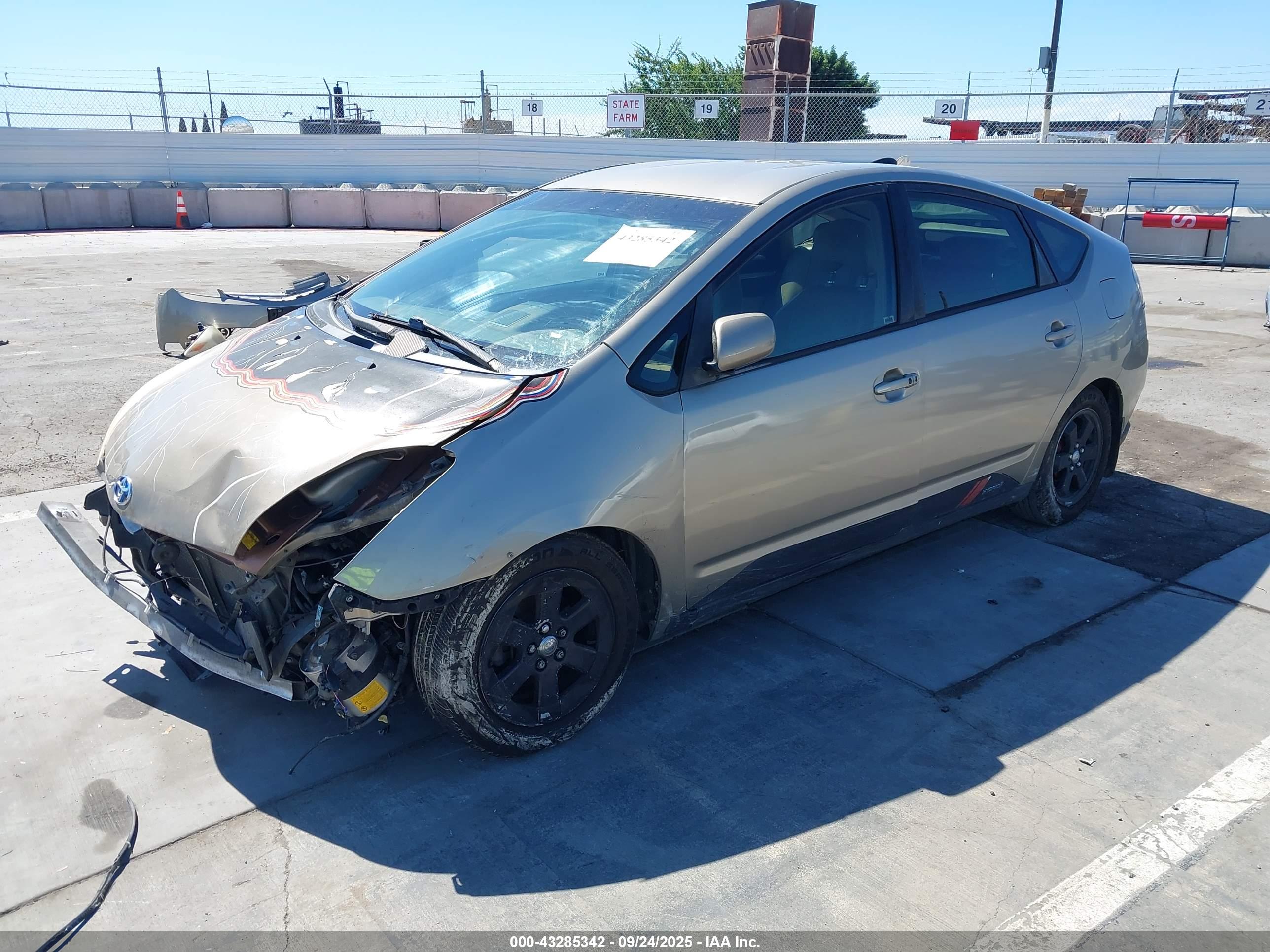 TOYOTA PRIUS image 2