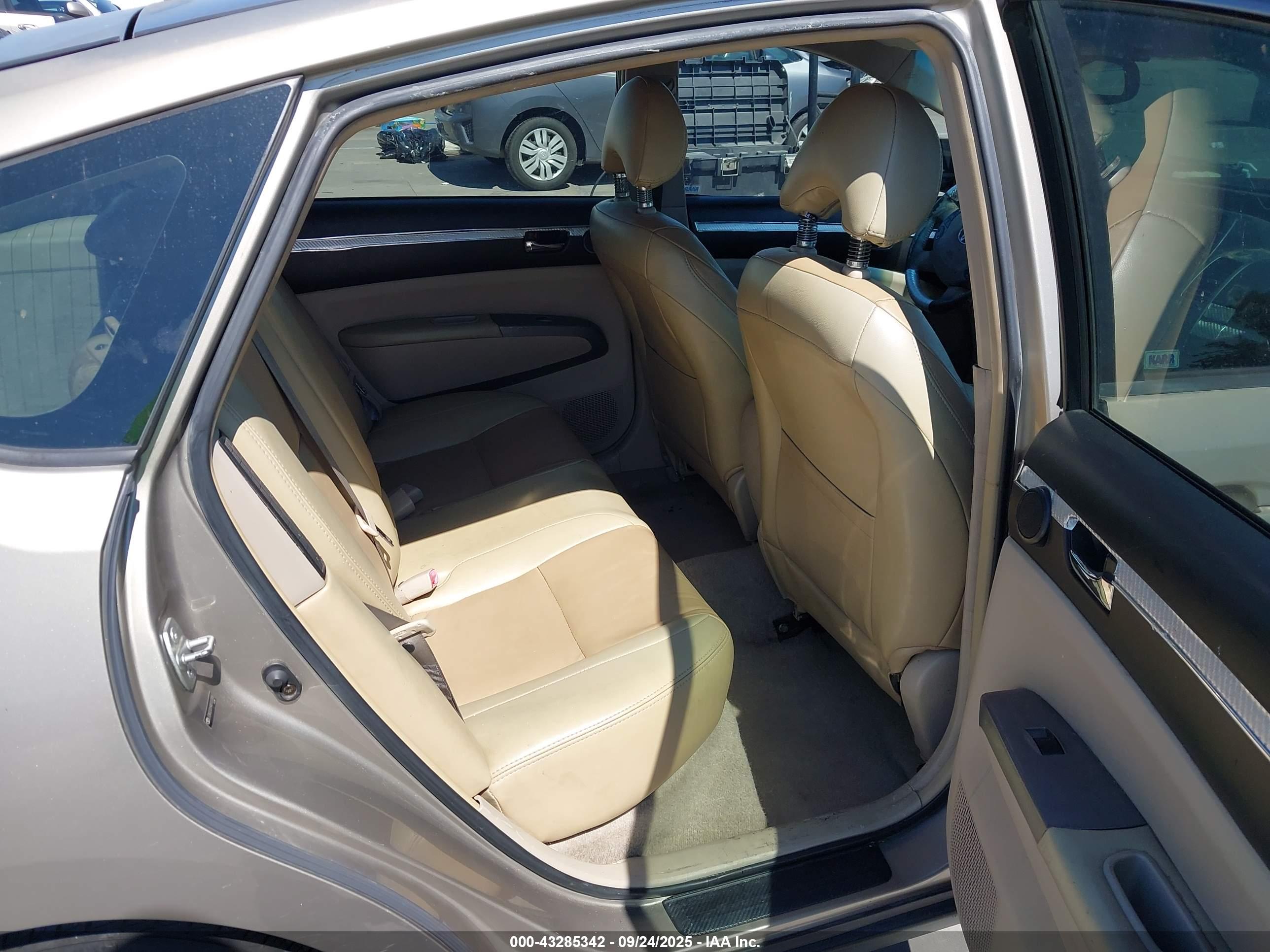 TOYOTA PRIUS image 8