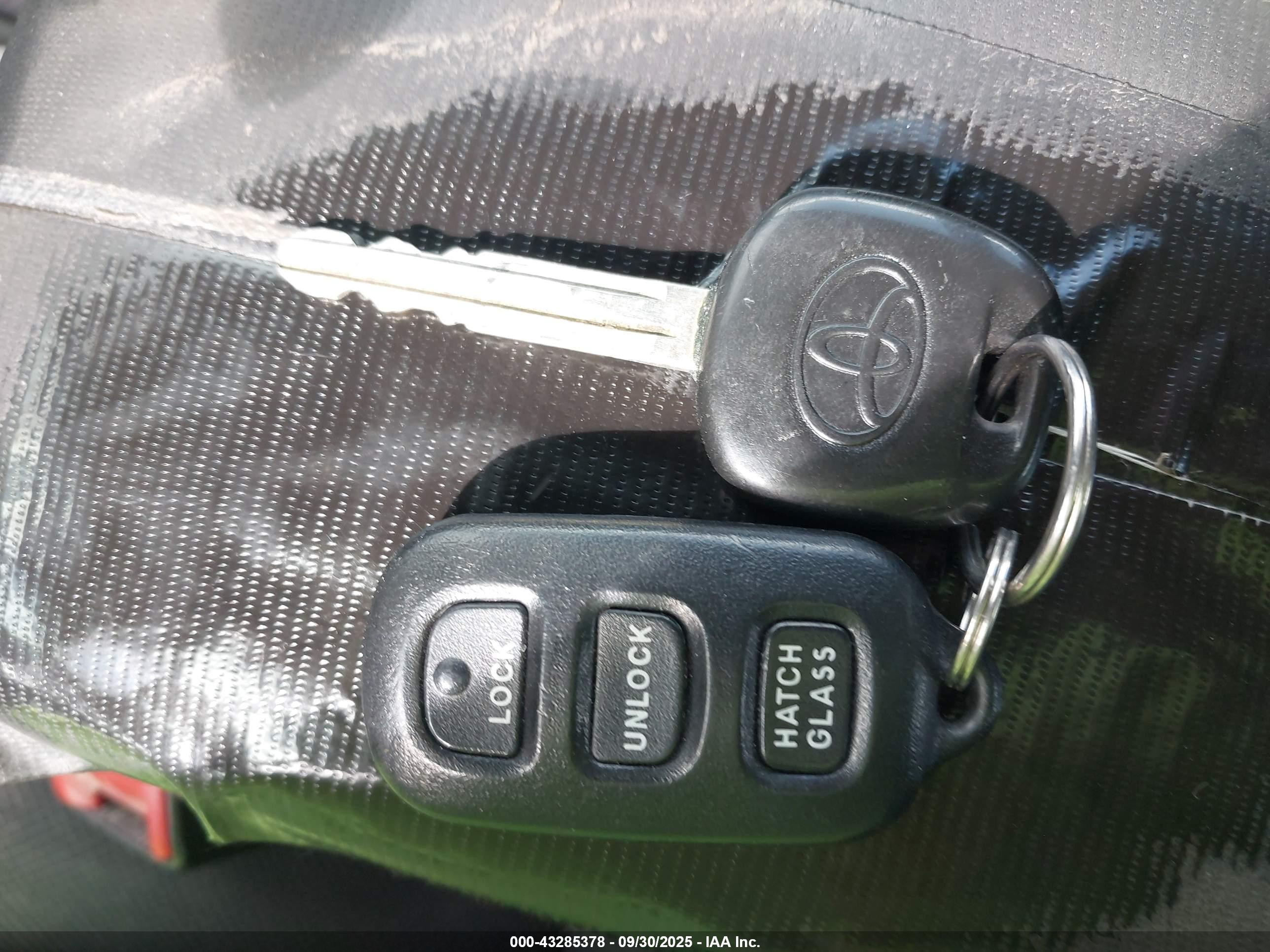 TOYOTA MATRIX image 11
